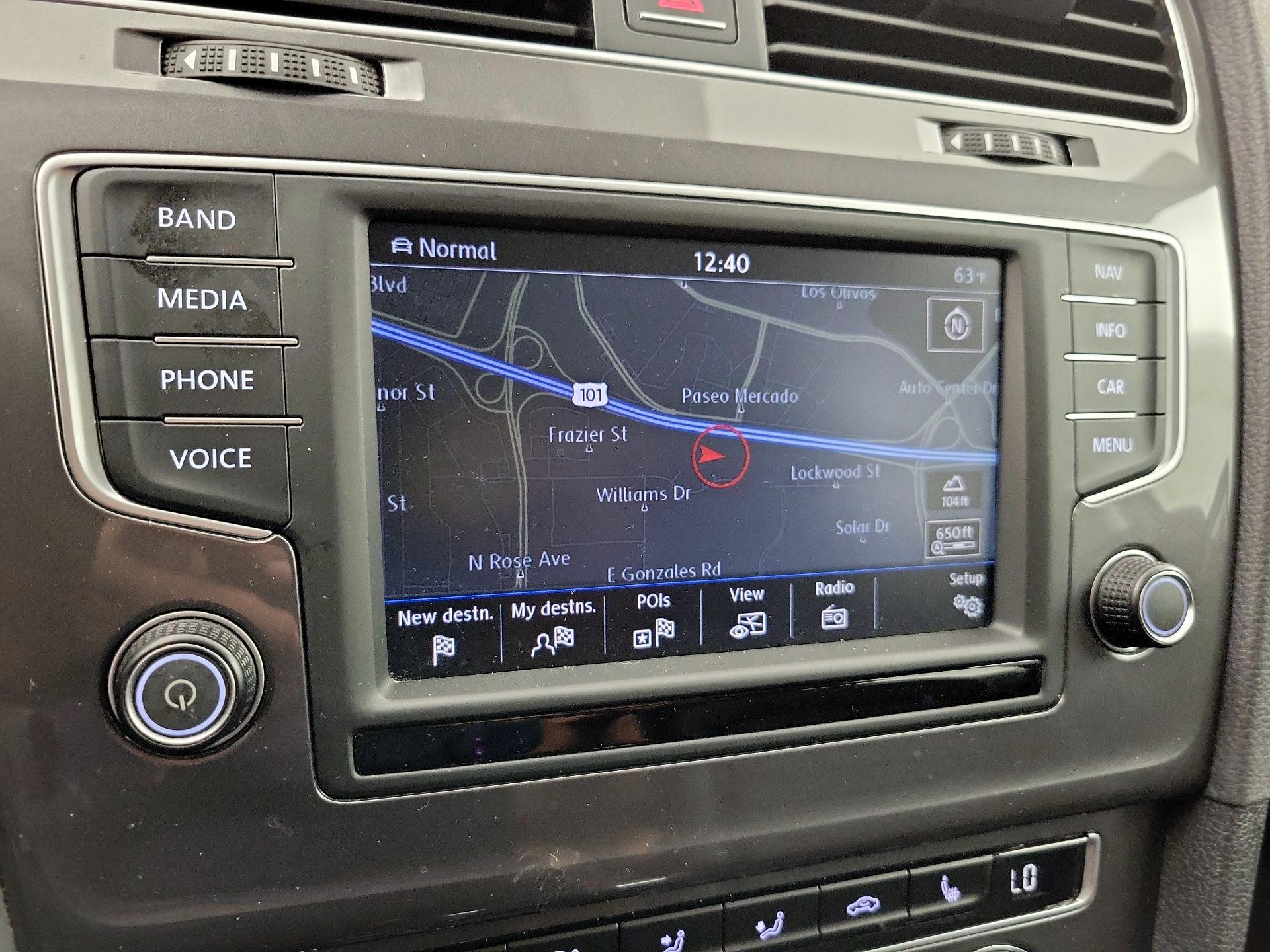 Thumbnail: 2017 Volkswagen Golf - 14