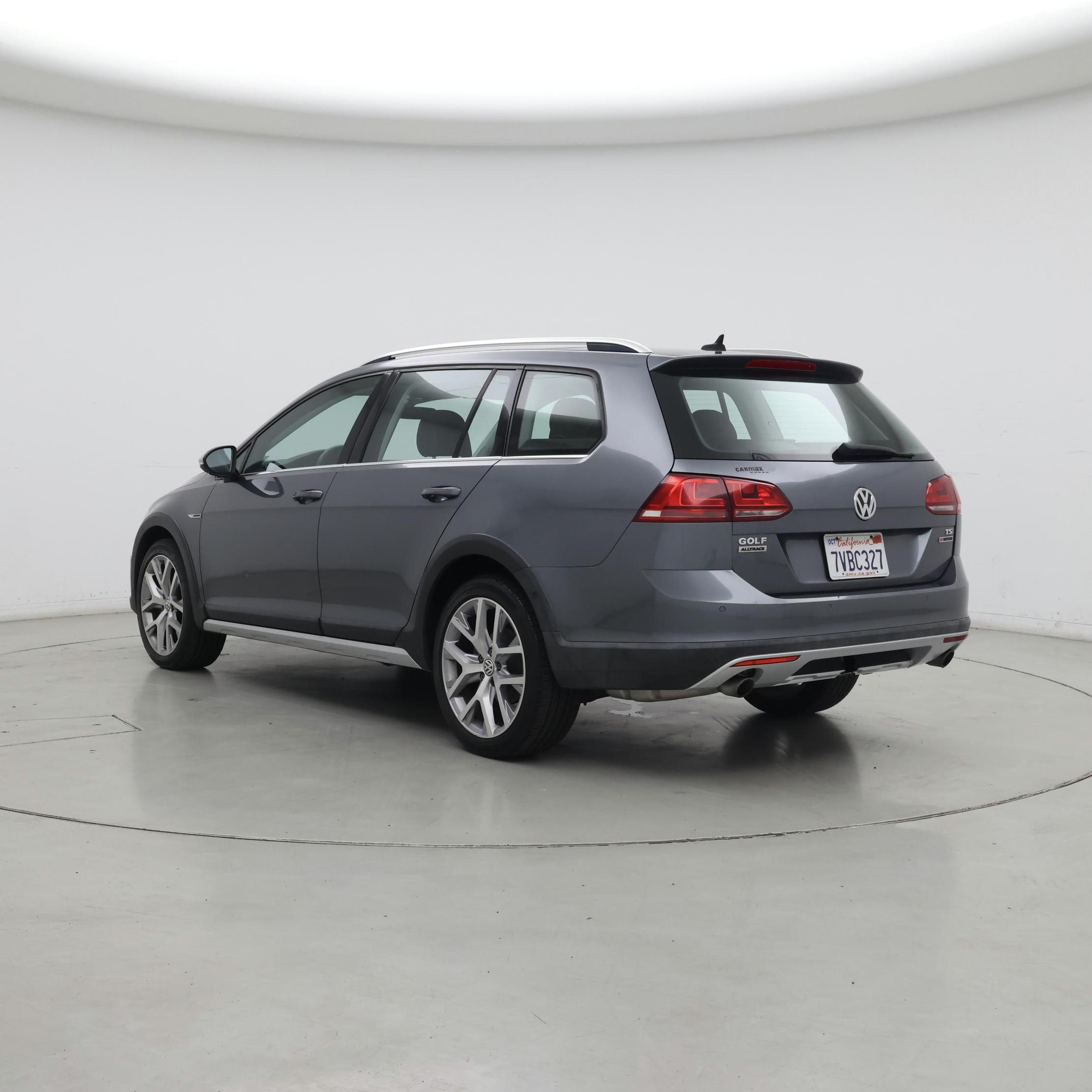 Thumbnail: 2017 Volkswagen Golf - 2