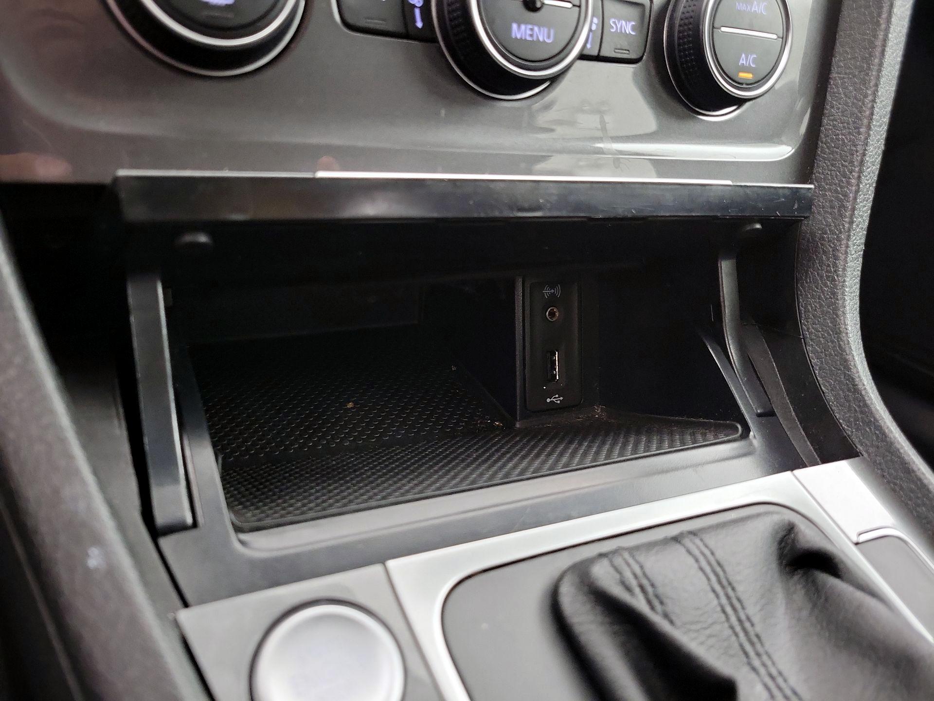 Thumbnail: 2017 Volkswagen Golf - 19