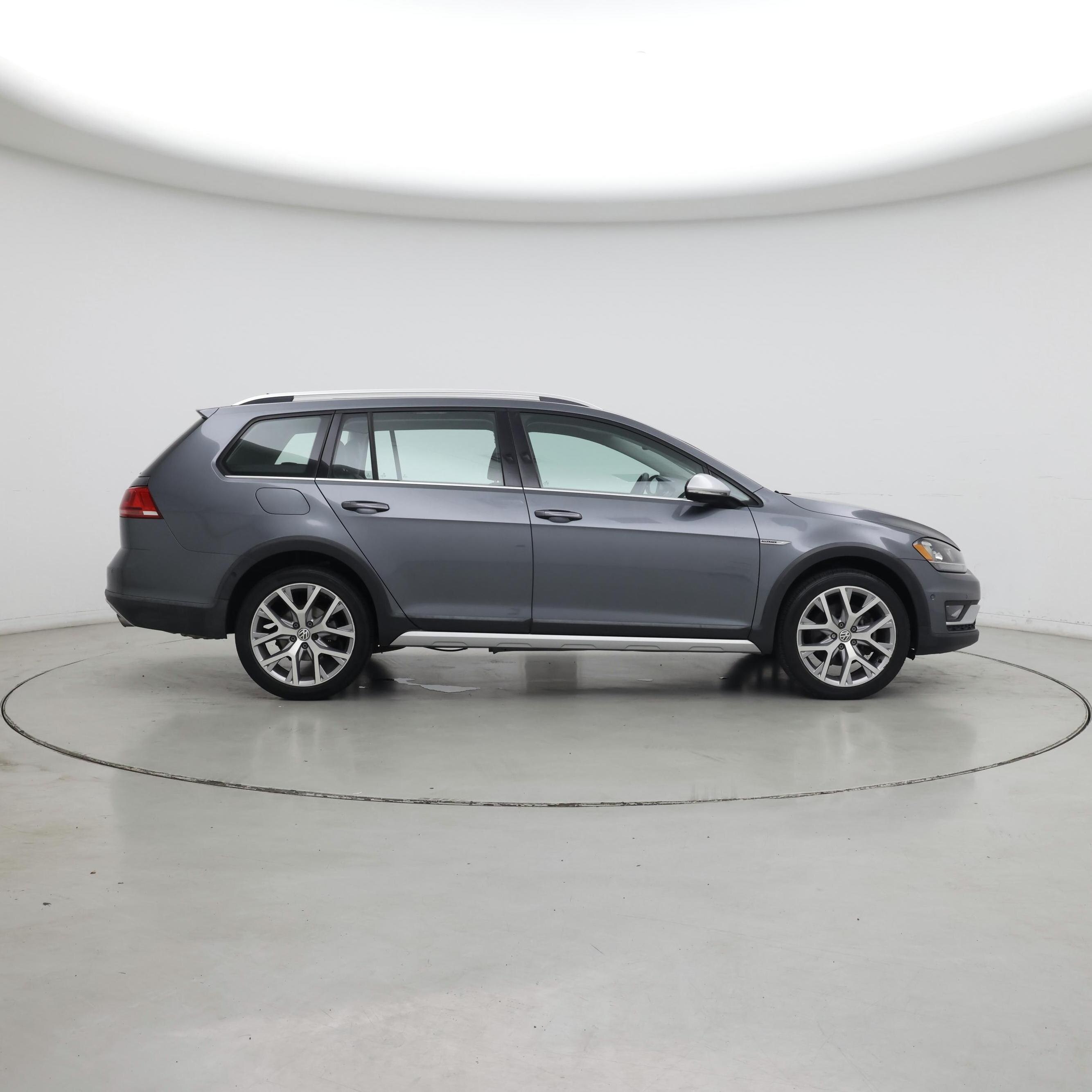 Thumbnail: 2017 Volkswagen Golf - 7