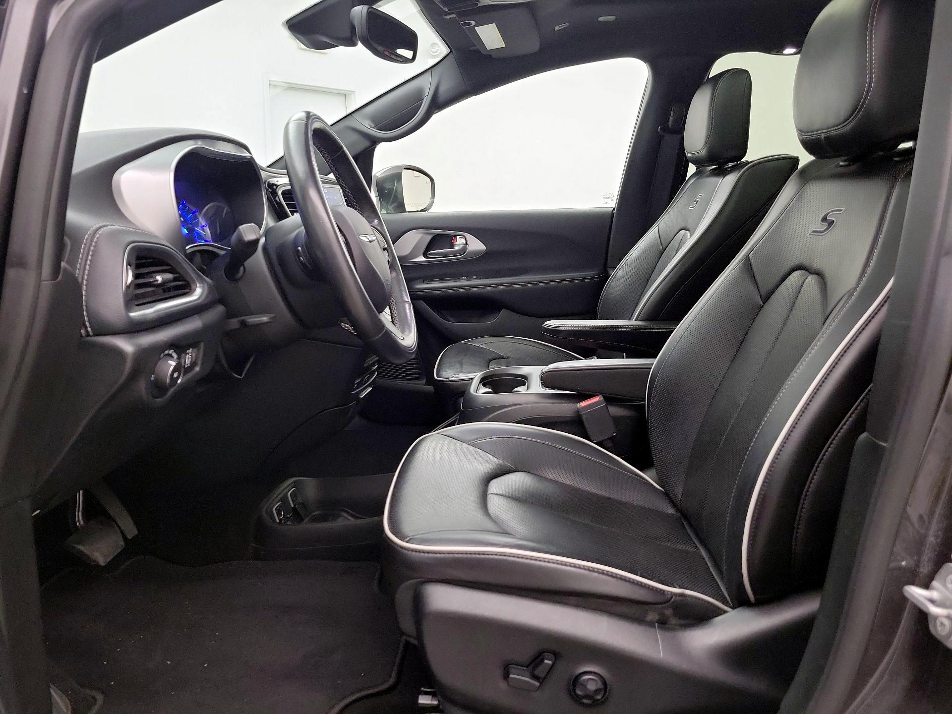 Thumbnail: 2019 Chrysler Pacifica - 11