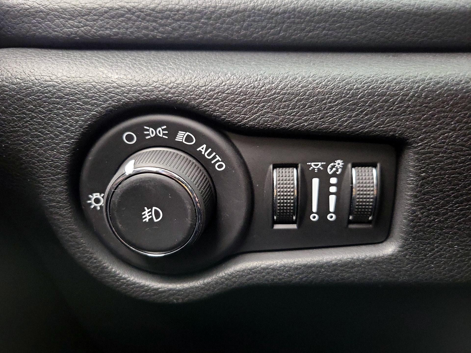 Thumbnail: 2019 Chrysler Pacifica - 13