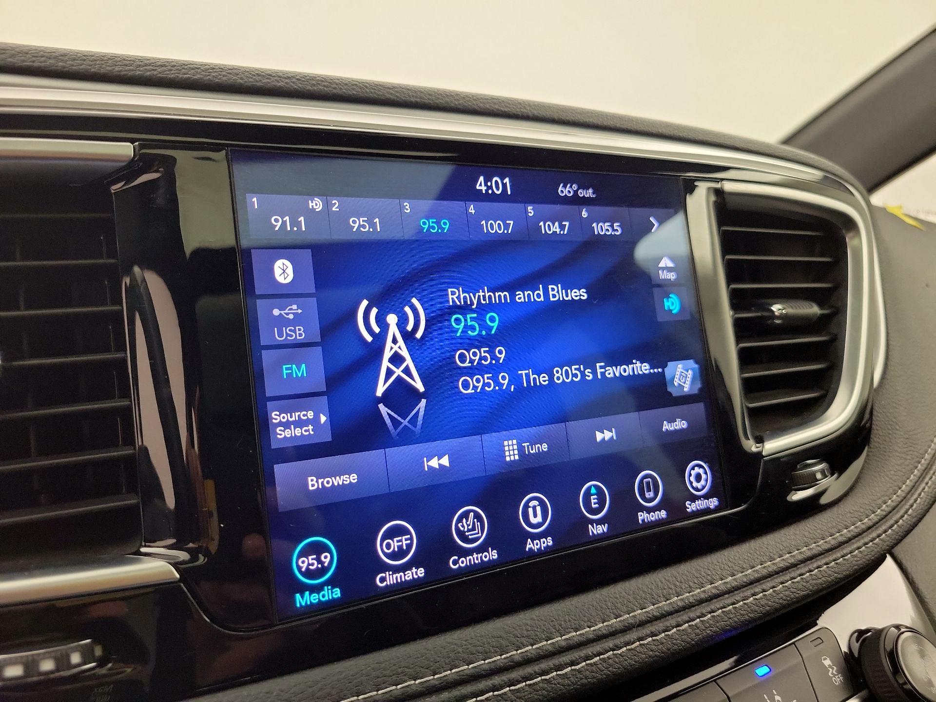 Thumbnail: 2019 Chrysler Pacifica - 16