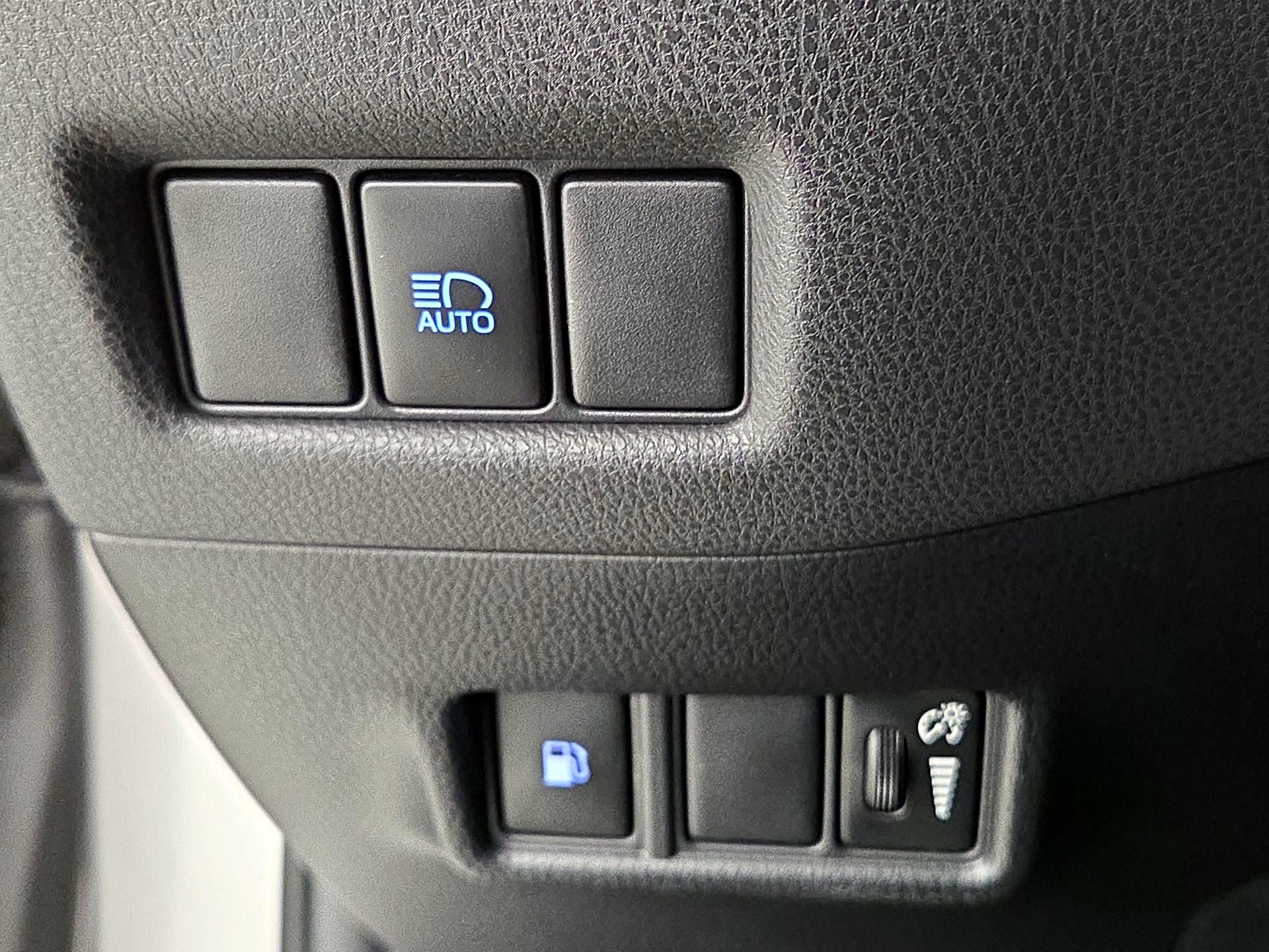 Thumbnail: 2019 Toyota C-HR - 13