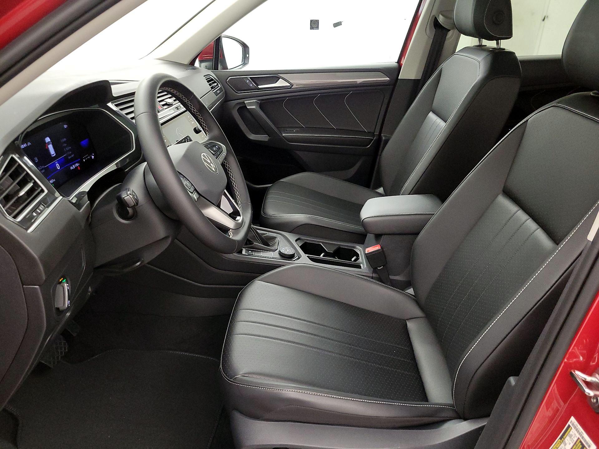 Thumbnail: 2024 Volkswagen Tiguan - 11