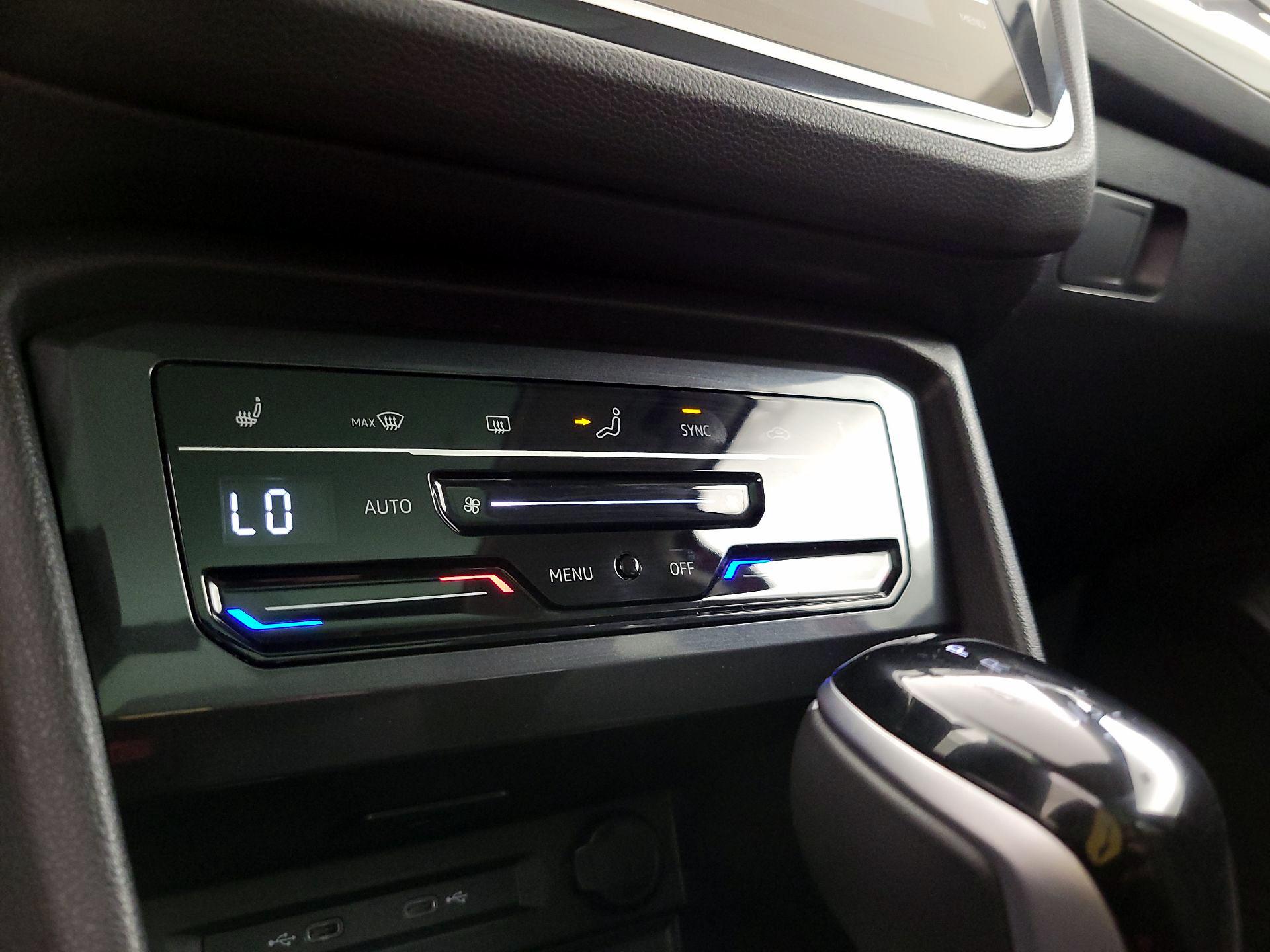 Thumbnail: 2024 Volkswagen Tiguan - 16