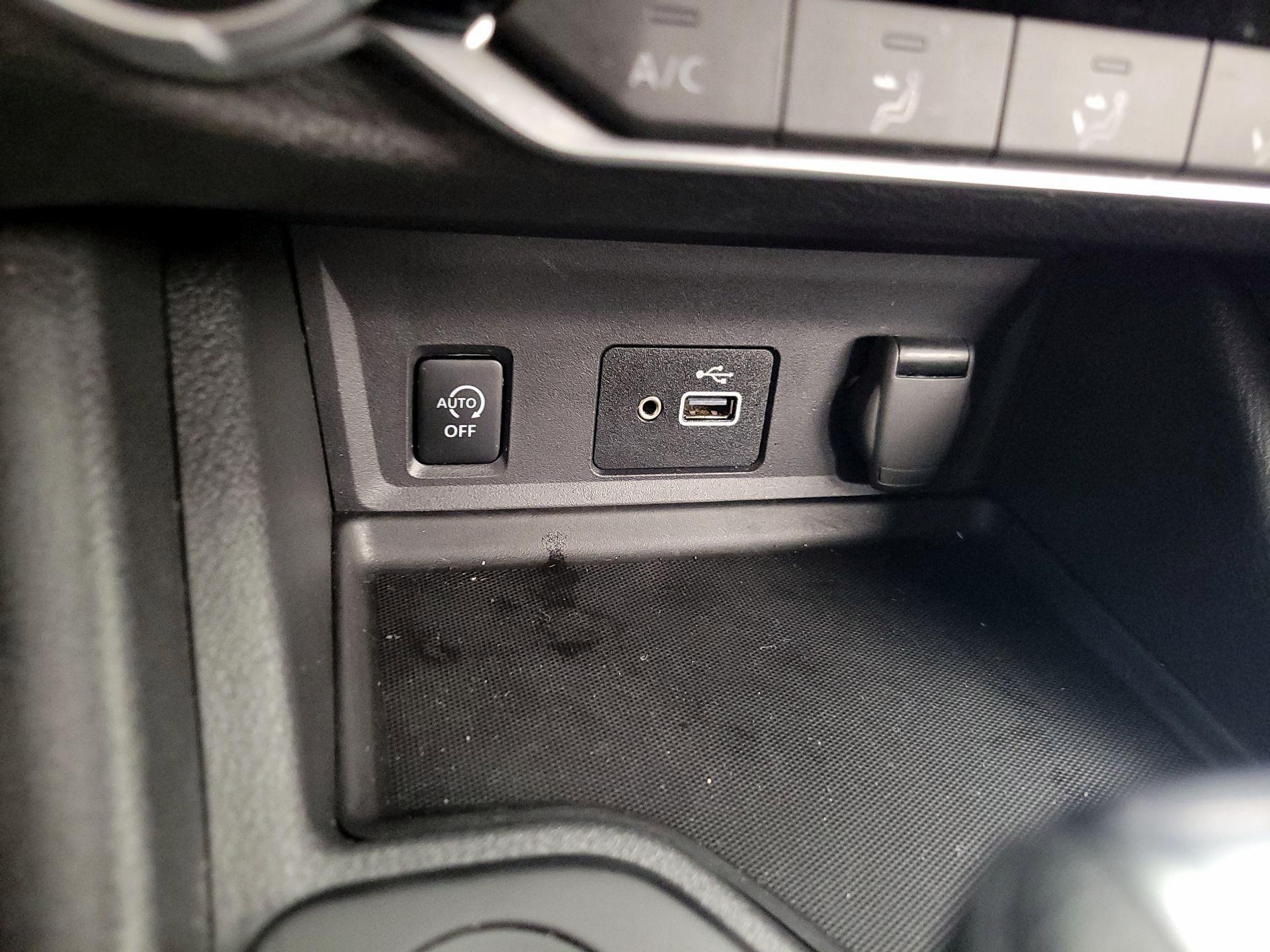 Thumbnail: 2024 Nissan Sentra - 18