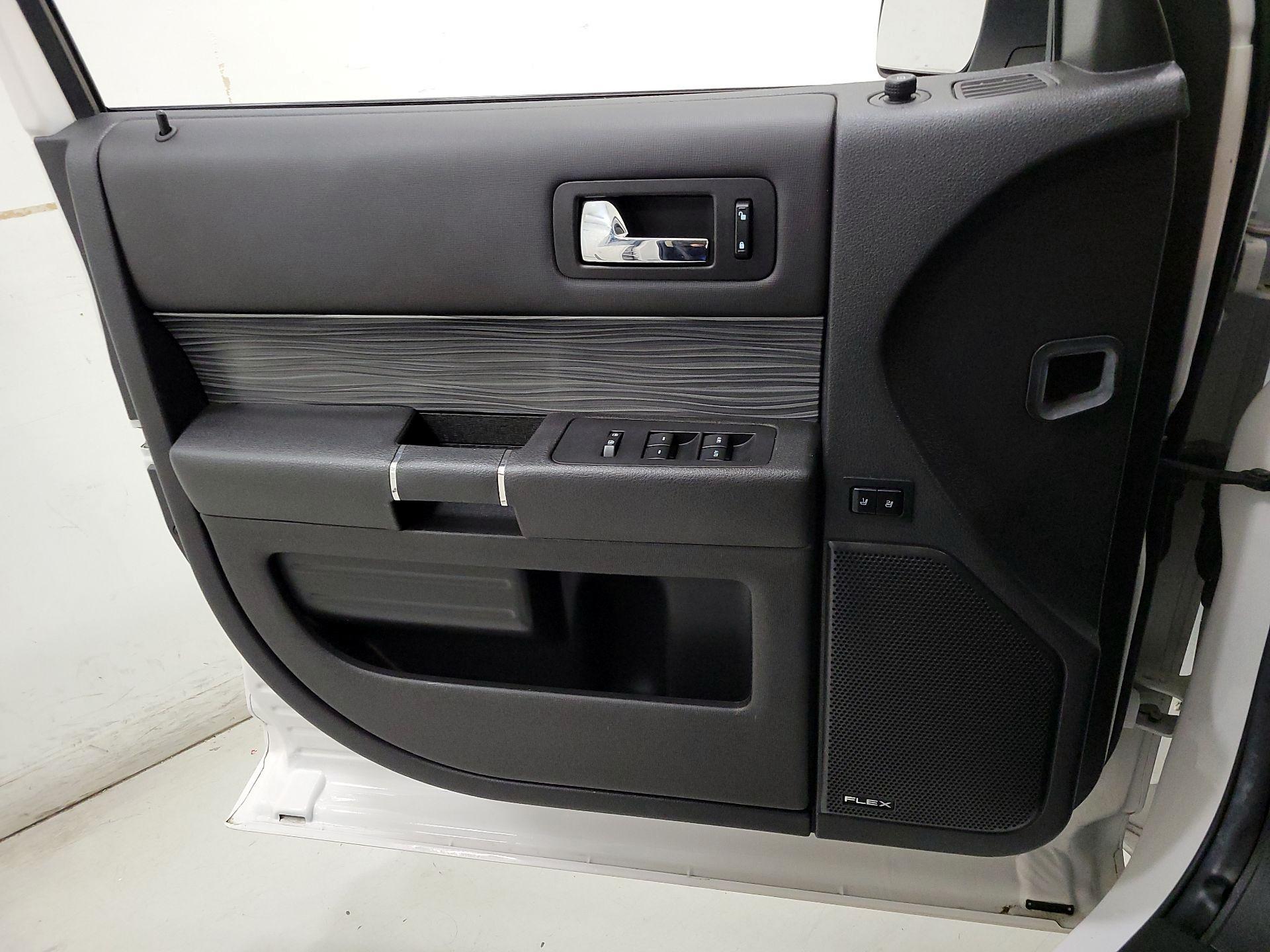 Thumbnail: 2019 Ford Flex - 12