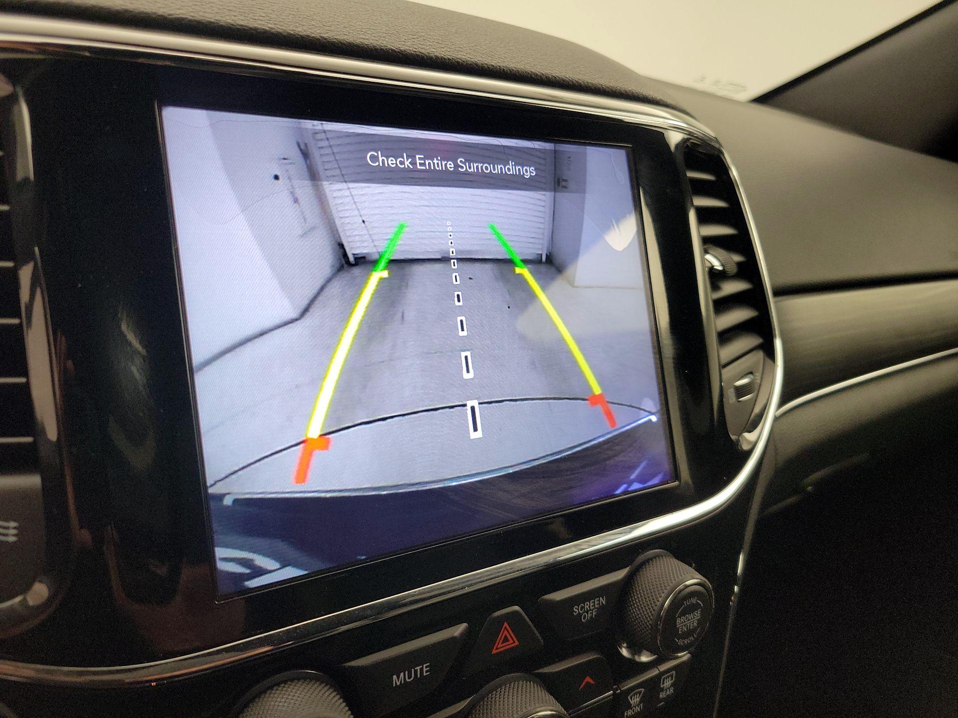 Thumbnail: 2020 Jeep Grand Cherokee - 15