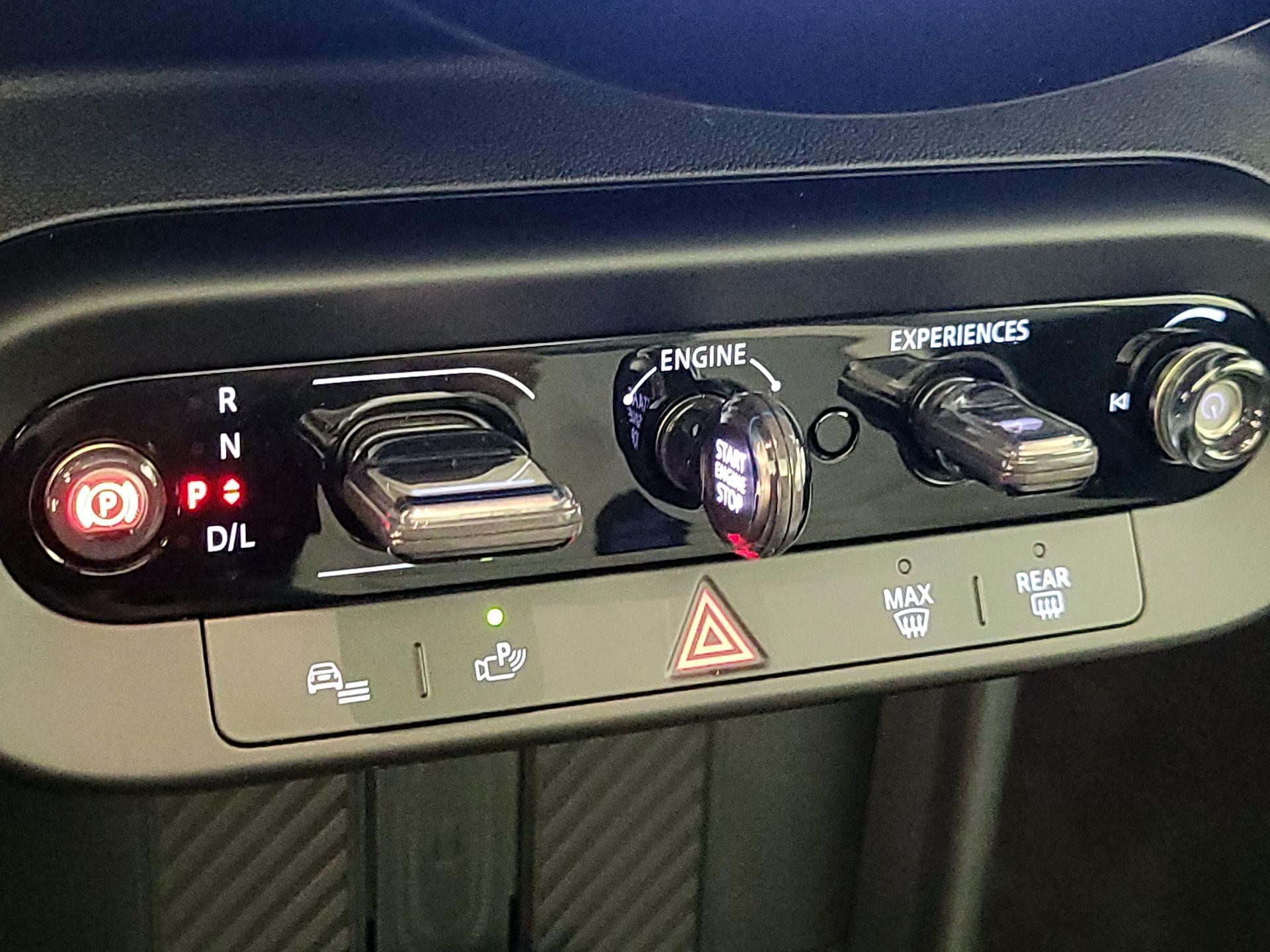 Thumbnail: 2025 MINI Cooper Hardtop - 16