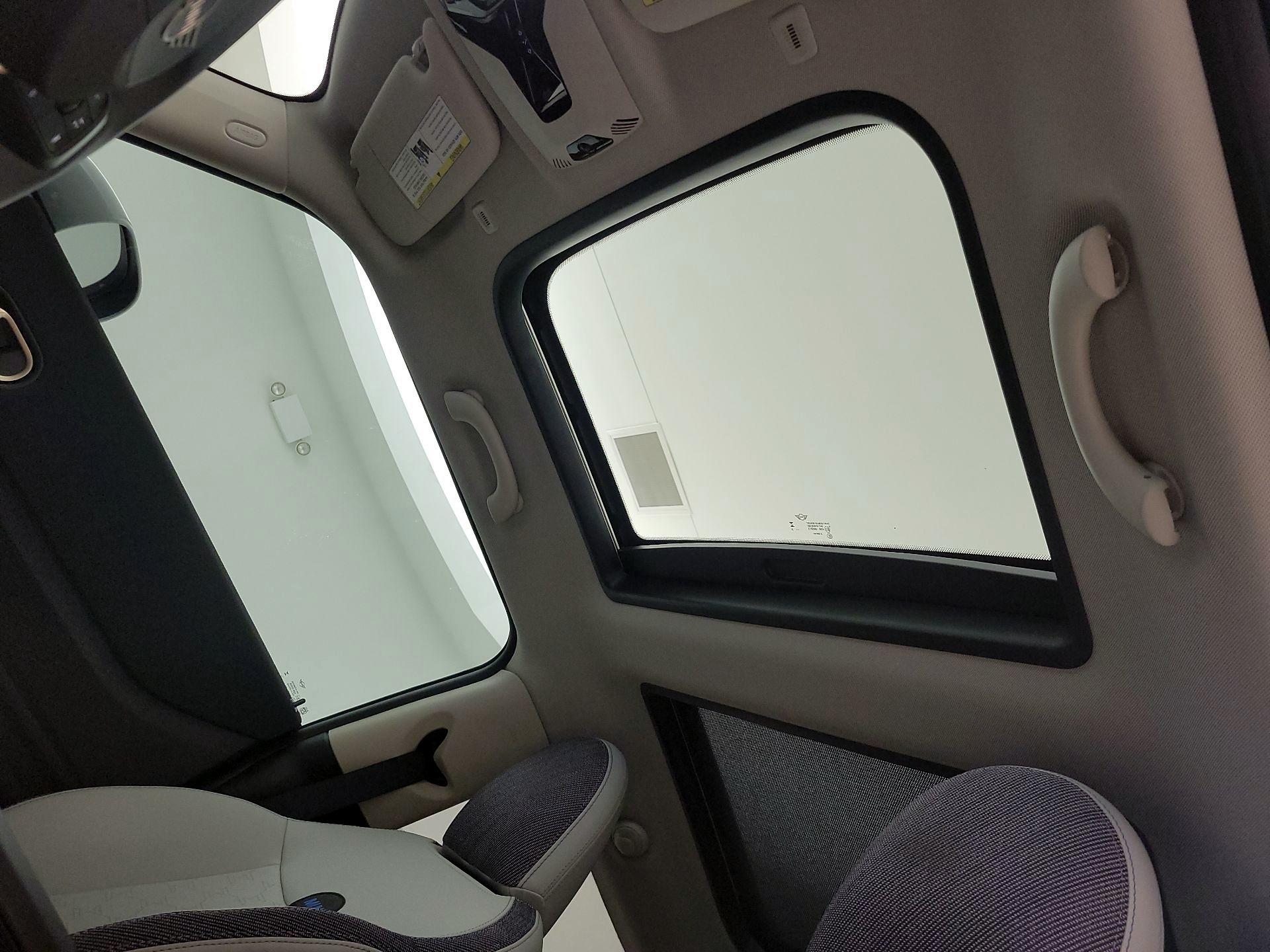 Thumbnail: 2025 MINI Cooper Hardtop - 18