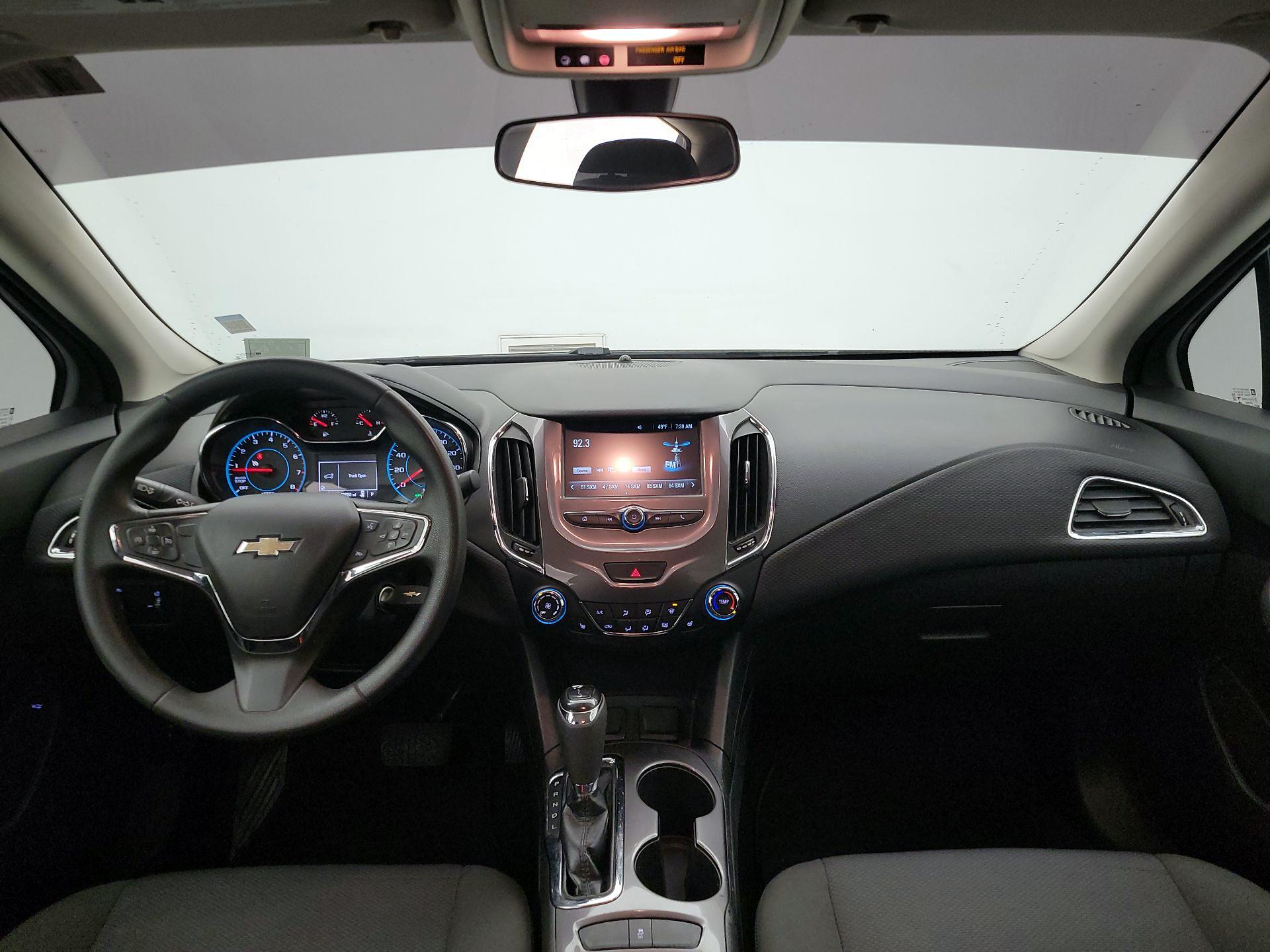 Thumbnail: 2018 Chevrolet Cruze - 9