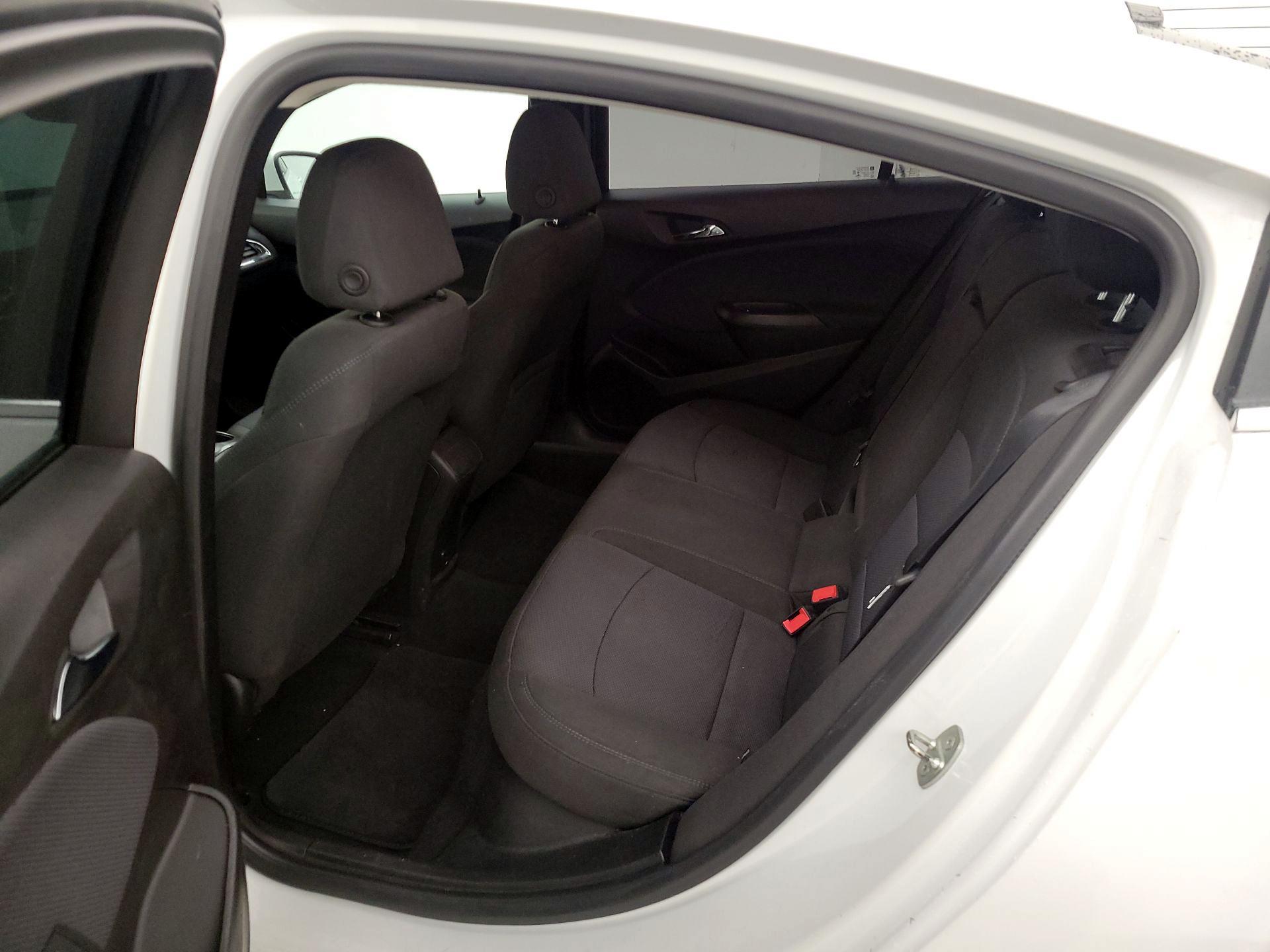 Thumbnail: 2018 Chevrolet Cruze - 19