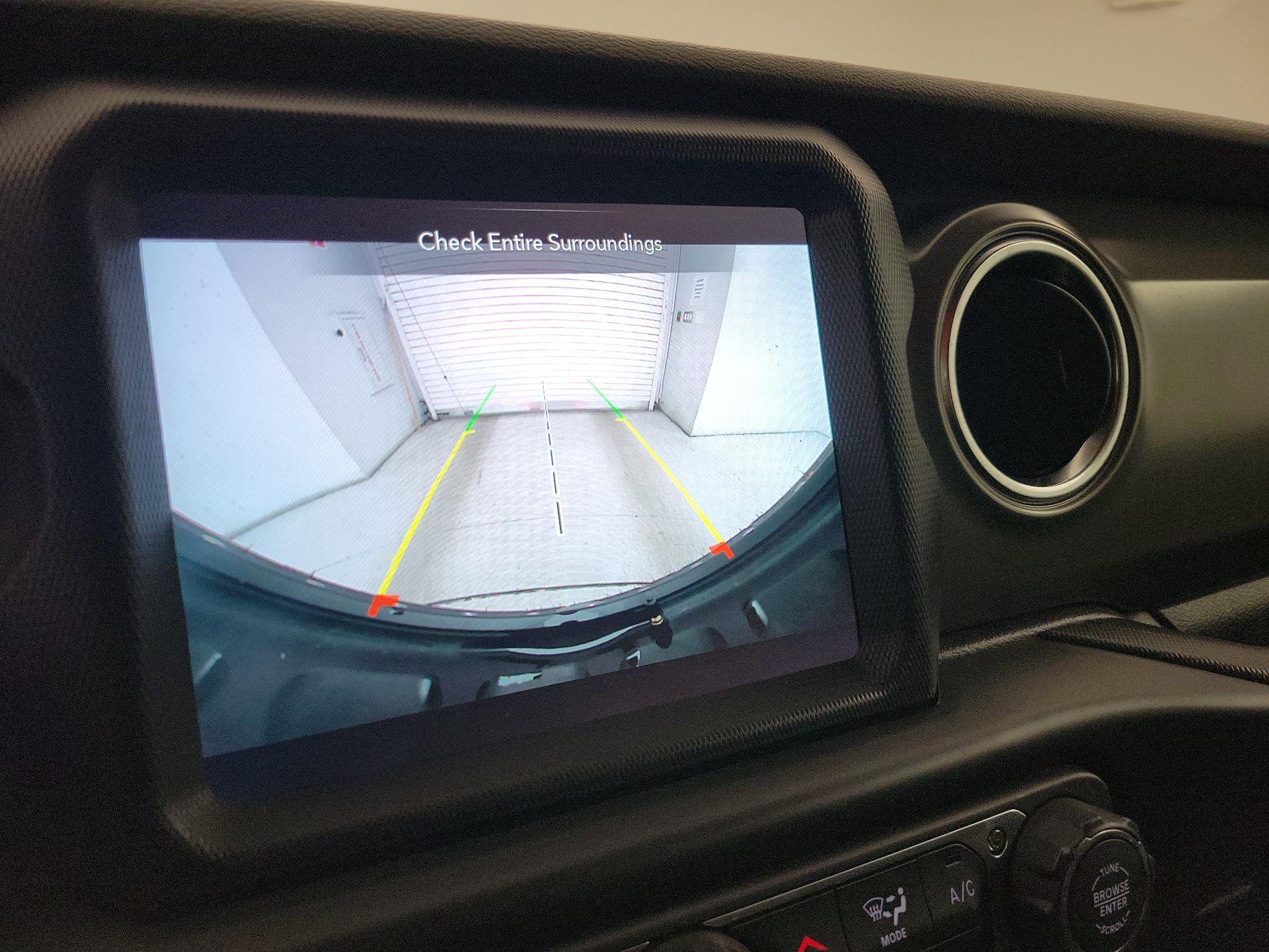 Thumbnail: 2022 Jeep Wrangler - 15