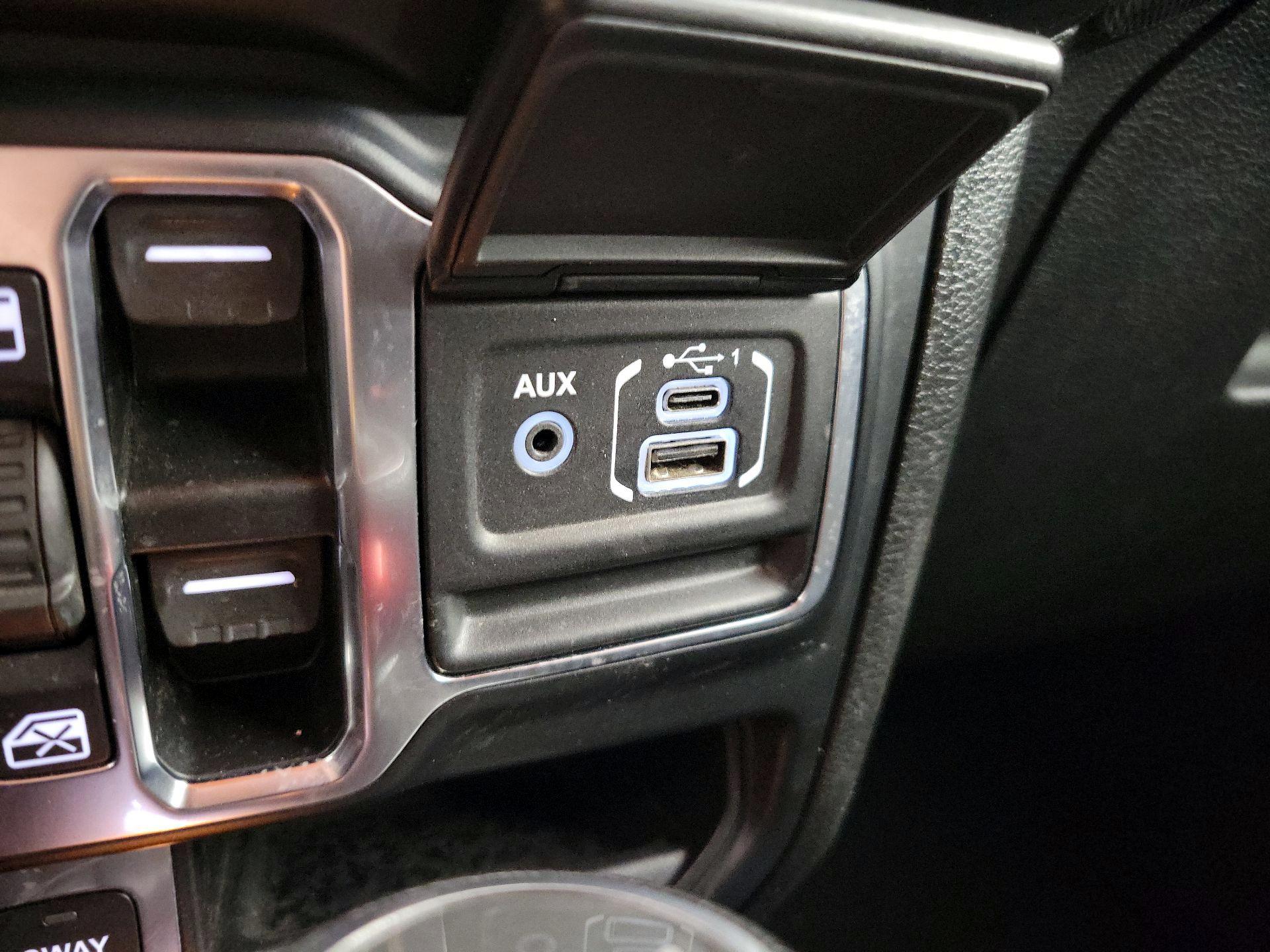 Thumbnail: 2022 Jeep Wrangler - 19