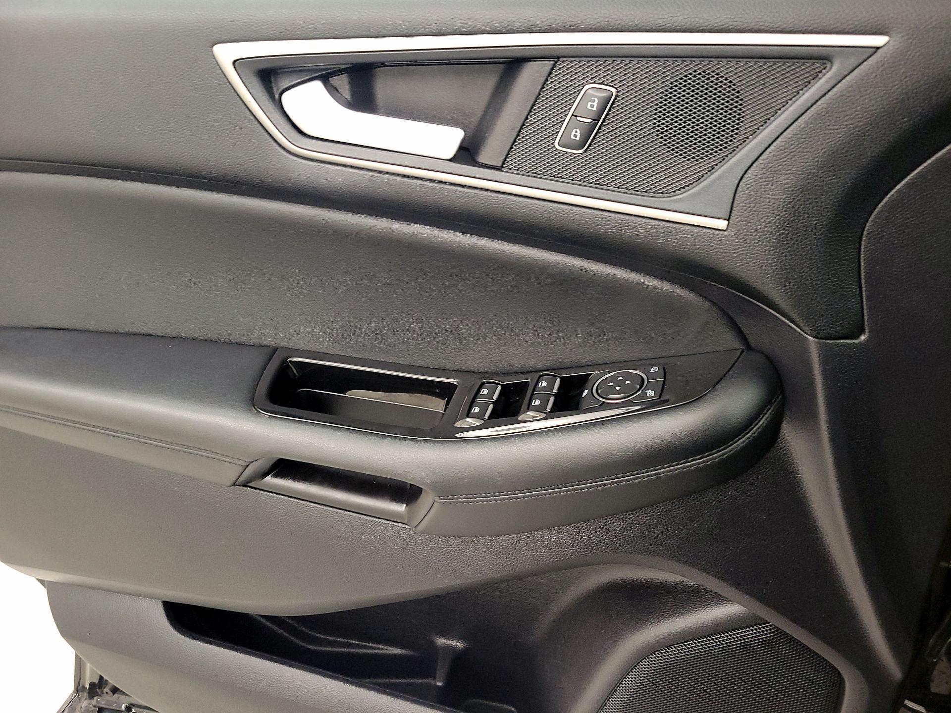 Thumbnail: 2020 Ford Edge - 12