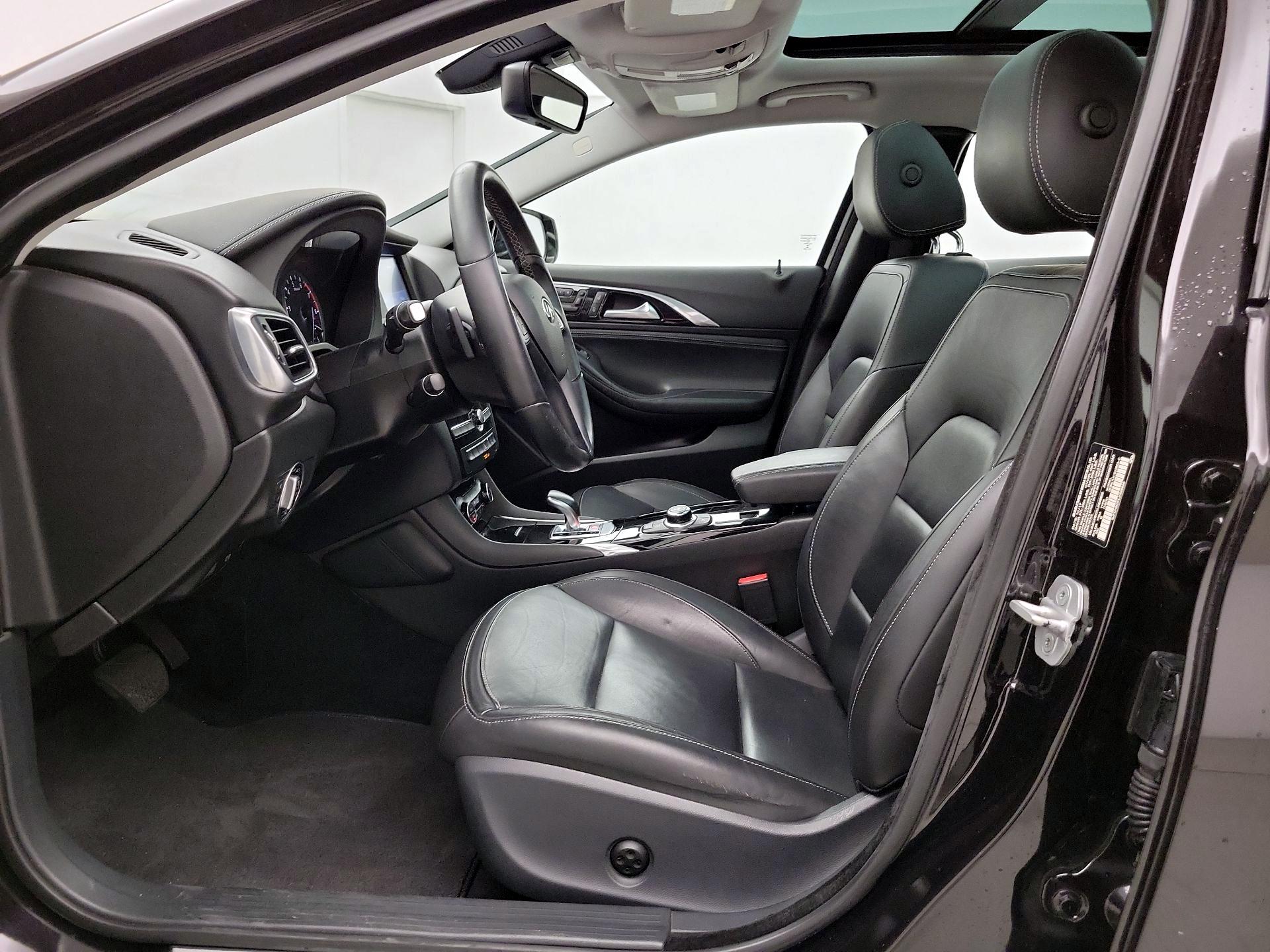 Thumbnail: 2018 INFINITI QX30 - 11