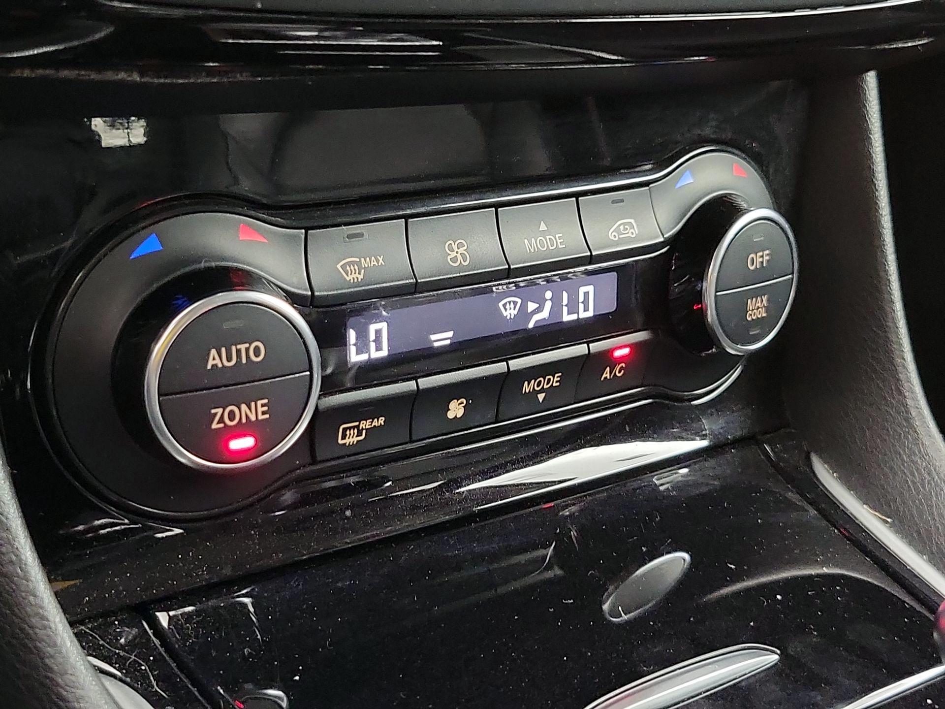 Thumbnail: 2018 INFINITI QX30 - 16