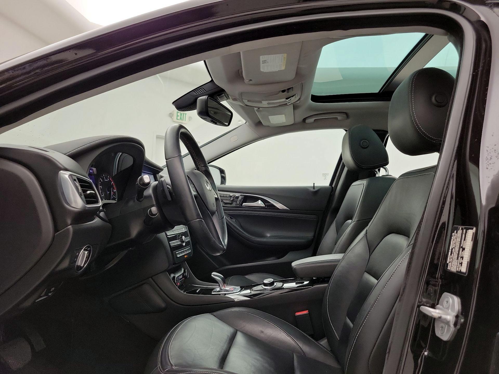 Thumbnail: 2018 INFINITI QX30 - 19