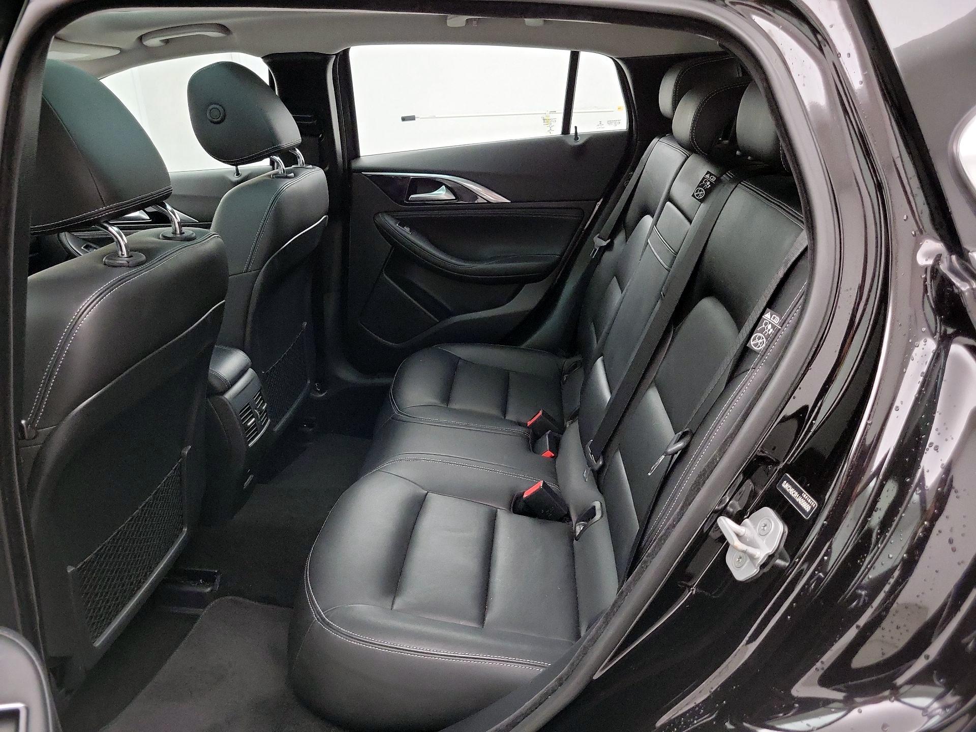 Thumbnail: 2018 INFINITI QX30 - 20