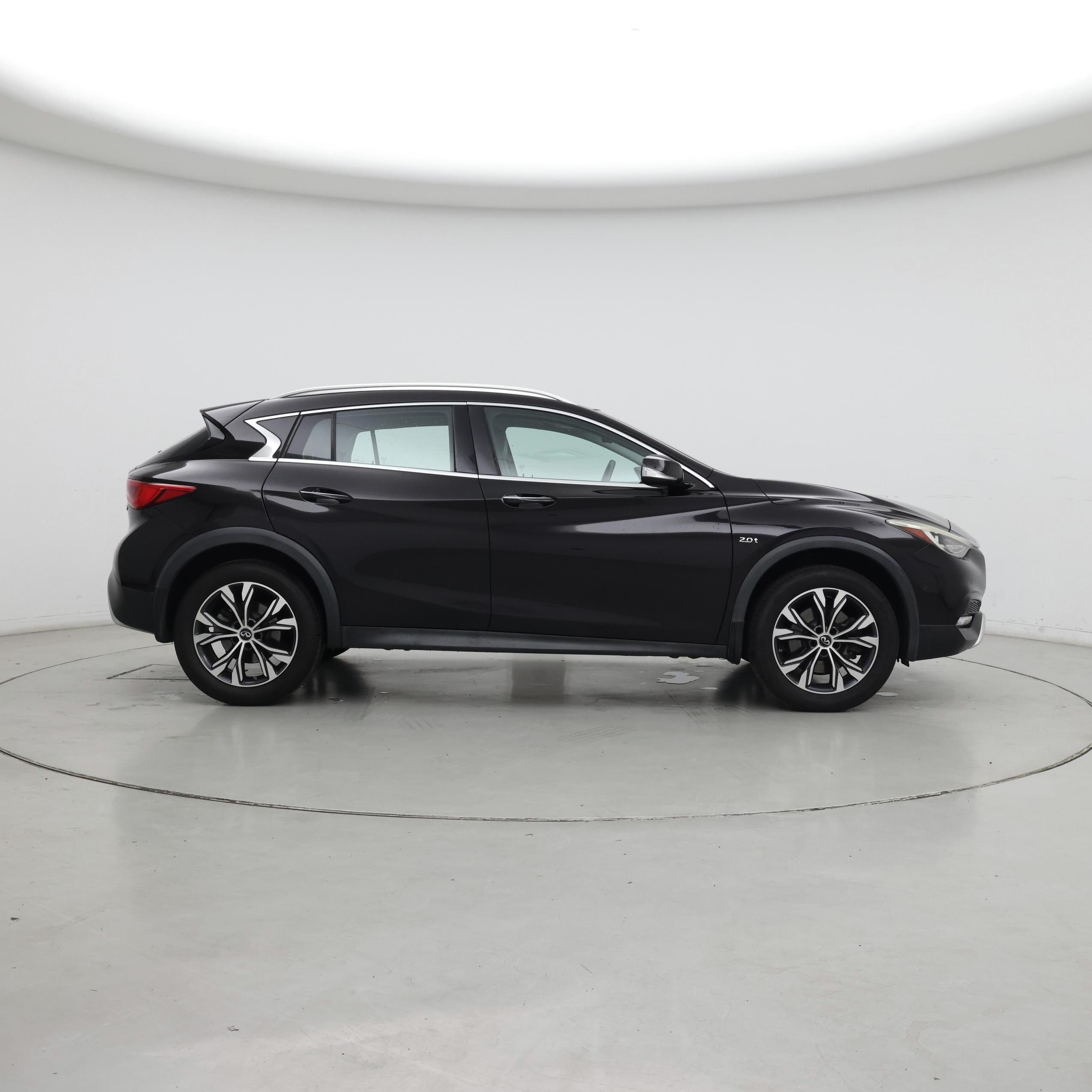 Thumbnail: 2018 INFINITI QX30 - 7