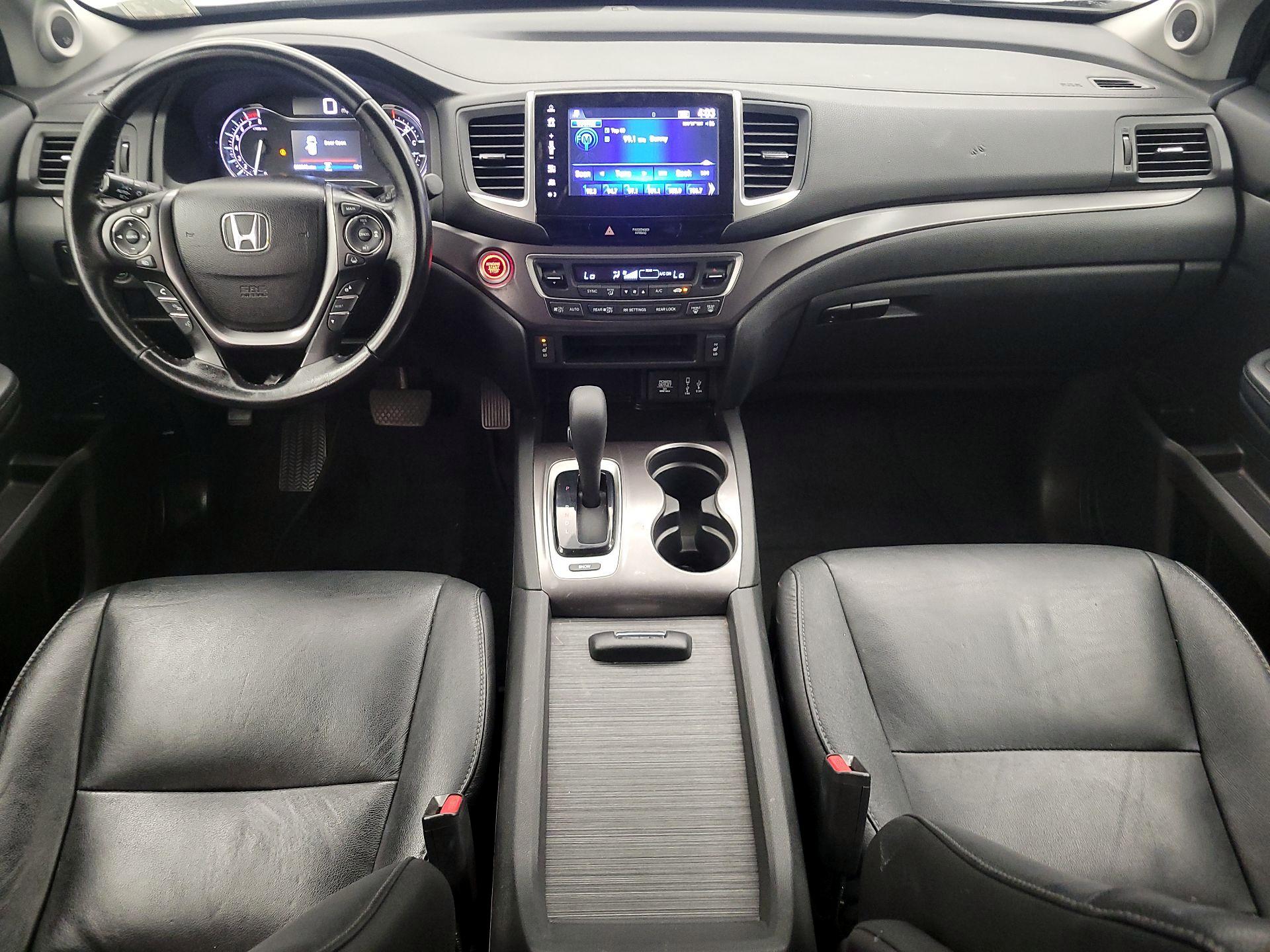 Thumbnail: 2017 Honda Pilot - 9