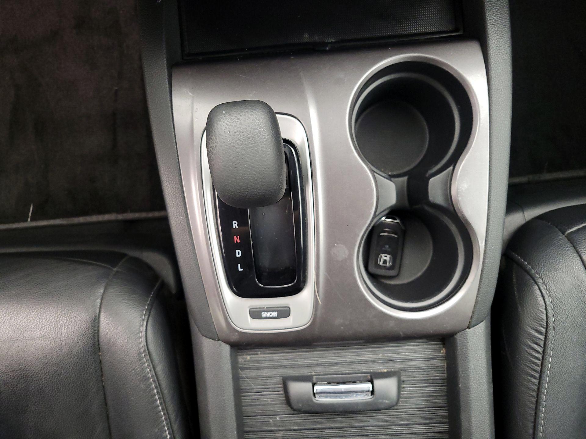 Thumbnail: 2017 Honda Pilot - 17