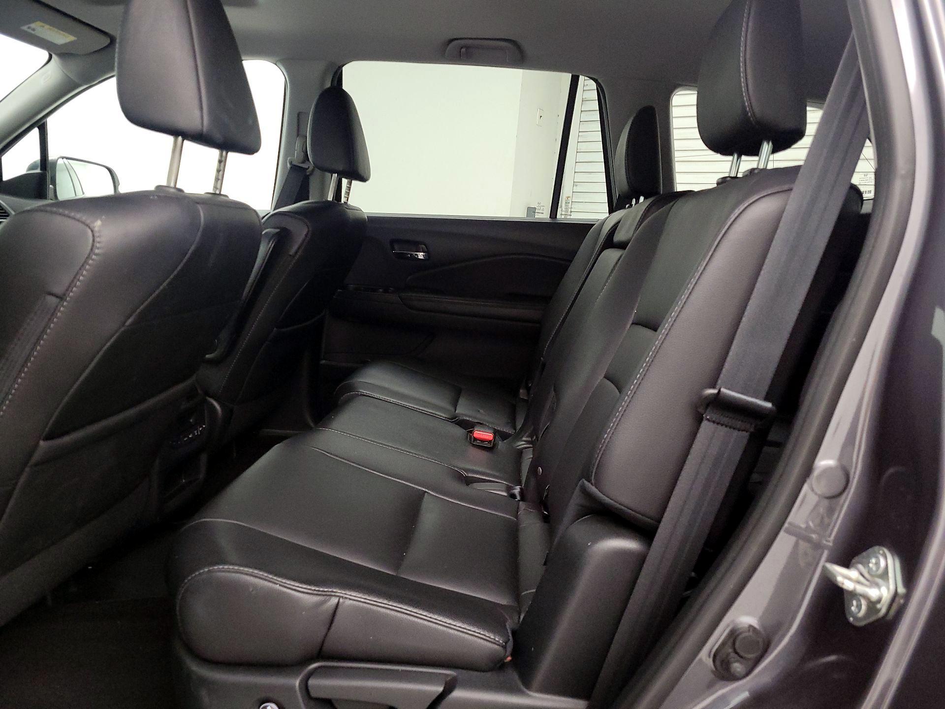 Thumbnail: 2017 Honda Pilot - 19