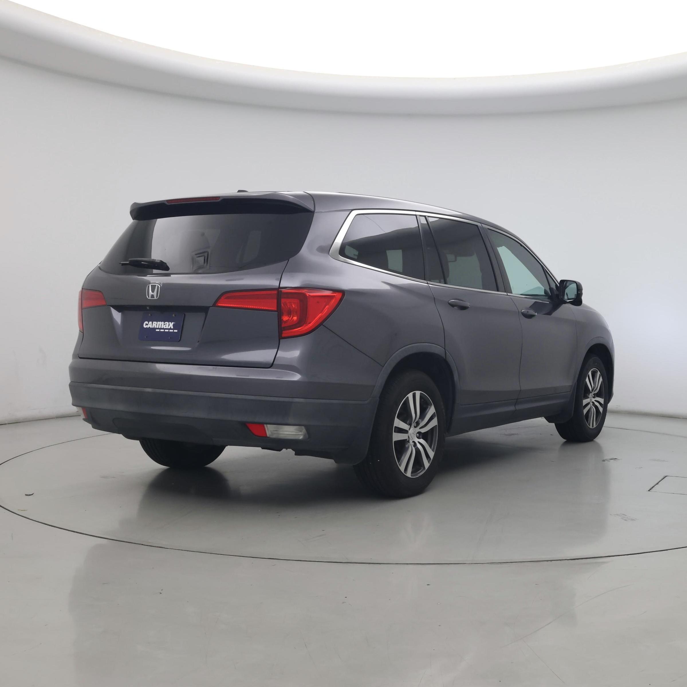 Thumbnail: 2017 Honda Pilot - 8