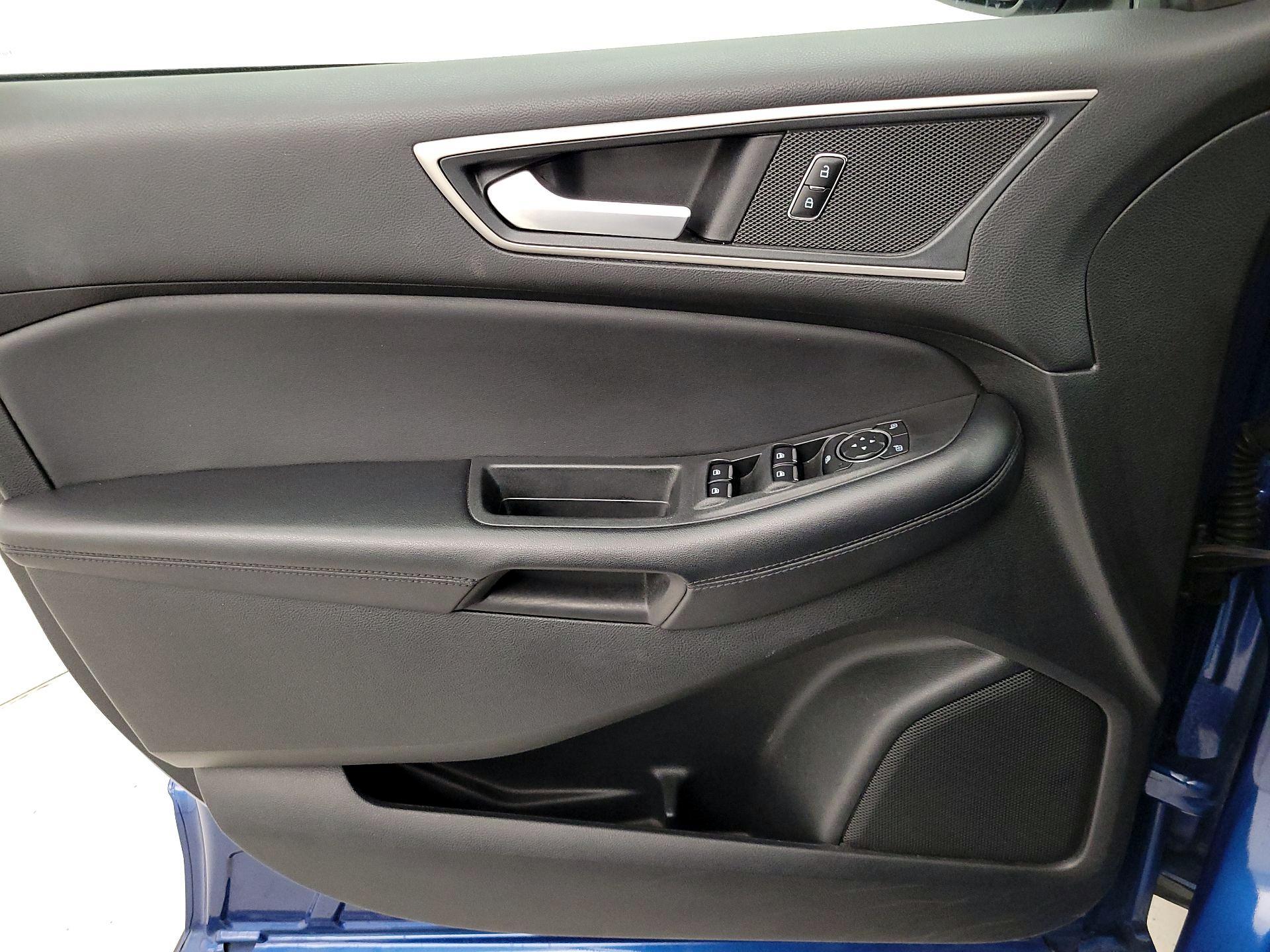 Thumbnail: 2023 Ford Edge - 12