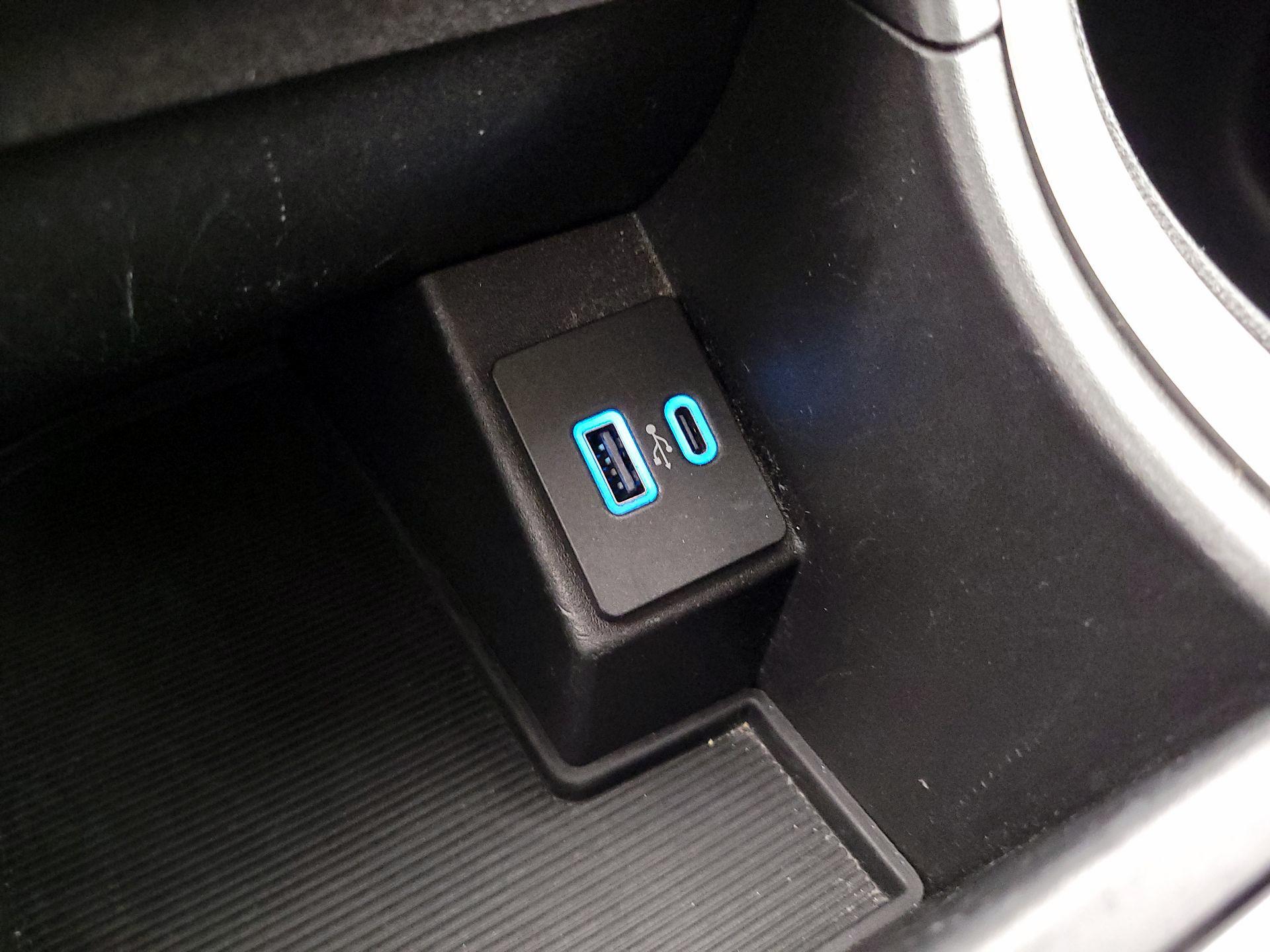 Thumbnail: 2023 Ford Edge - 18