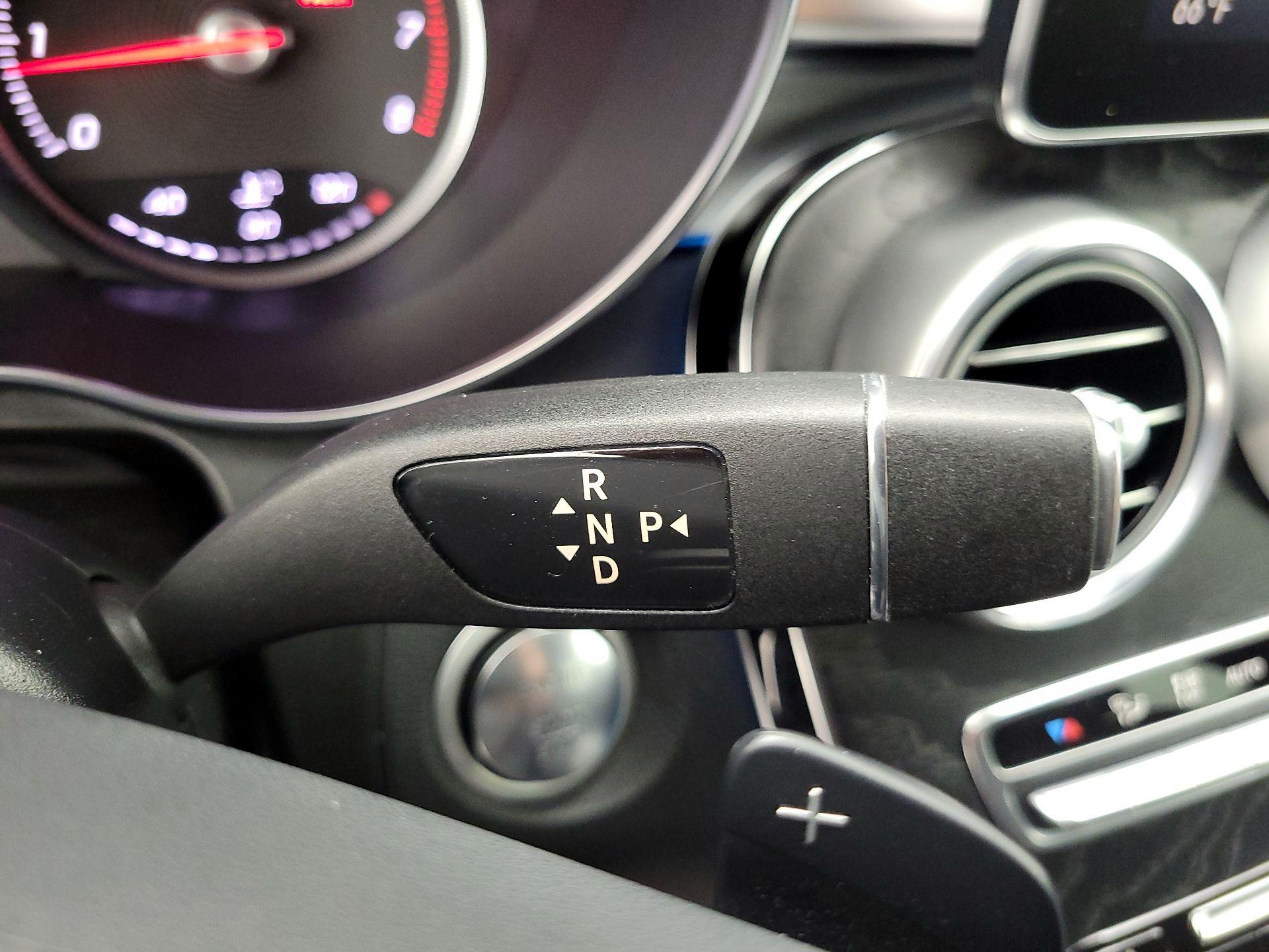 Thumbnail: 2017 Mercedes-Benz GLC - 17