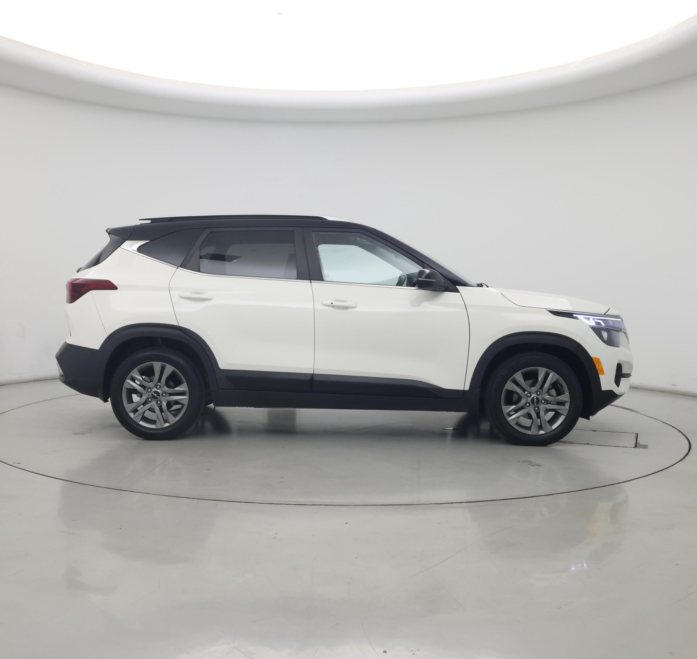 Thumbnail: 2024 Nissan Kicks - 7