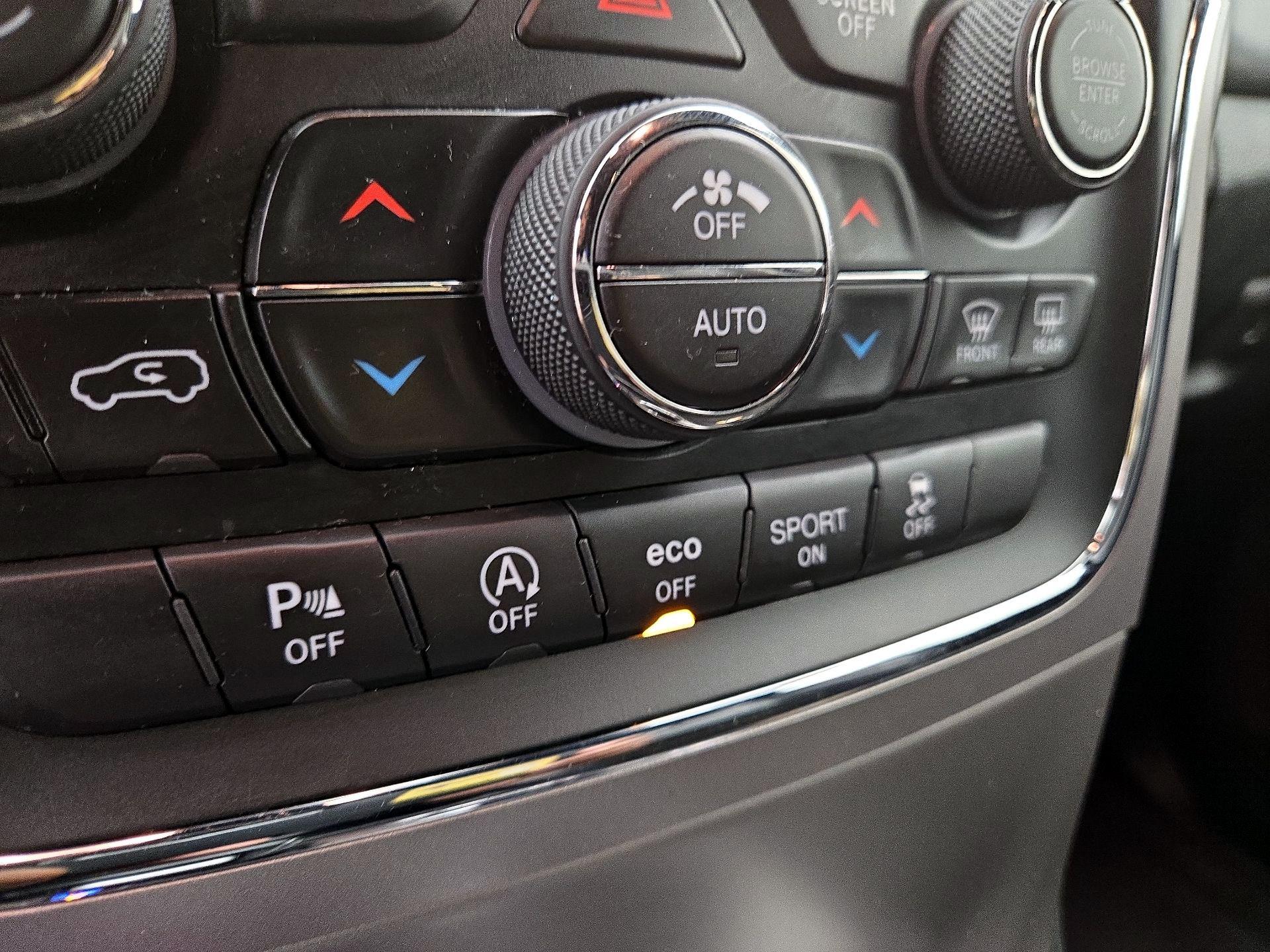 Thumbnail: 2018 Jeep Grand Cherokee - 16