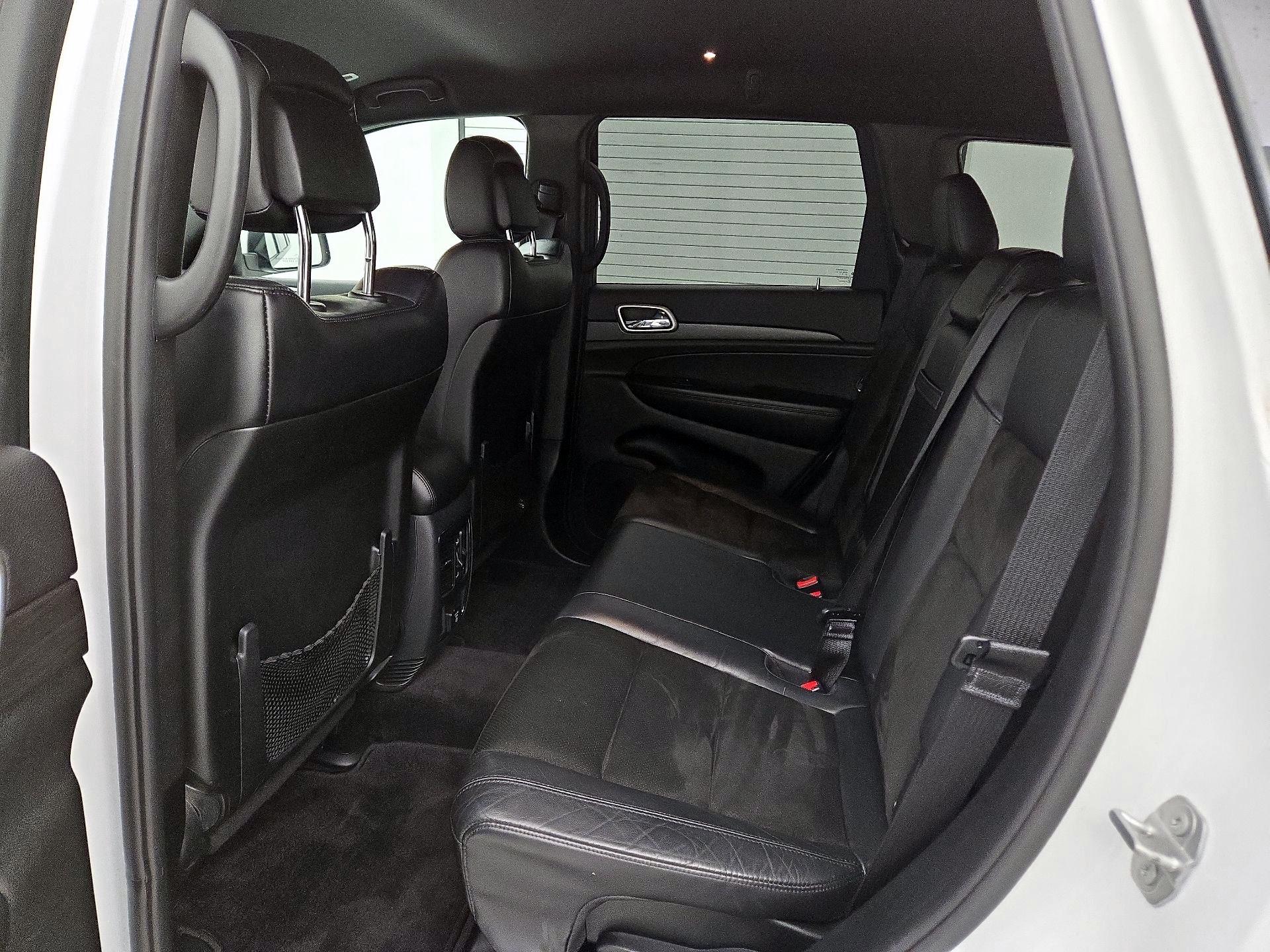 Thumbnail: 2018 Jeep Grand Cherokee - 18