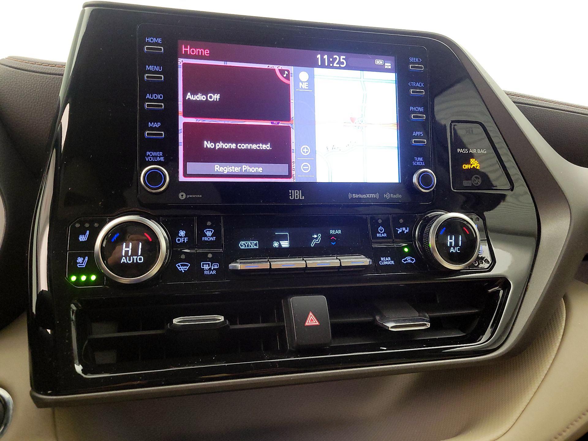 Thumbnail: 2022 Toyota Highlander - 17