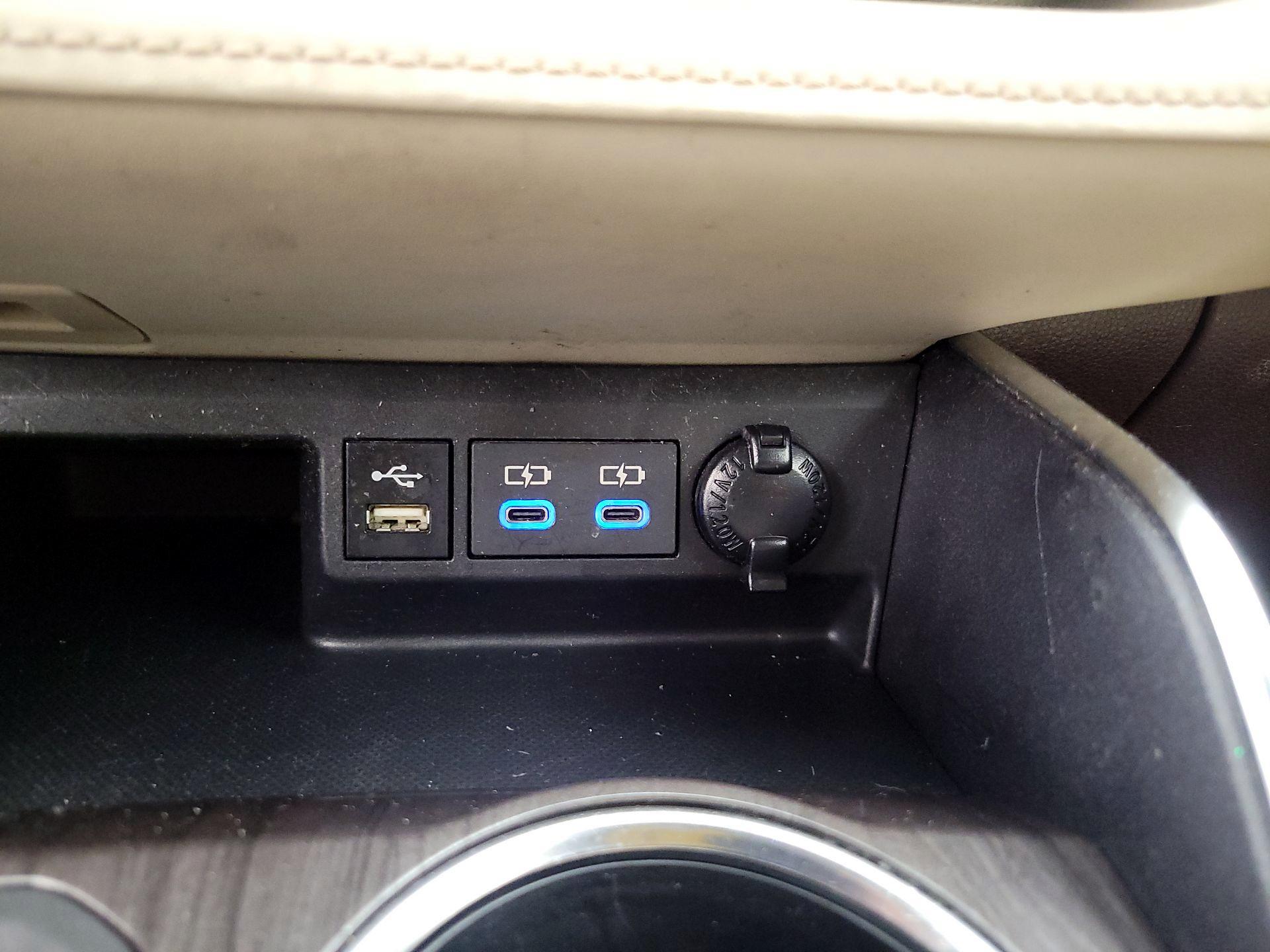 Thumbnail: 2022 Toyota Highlander - 19