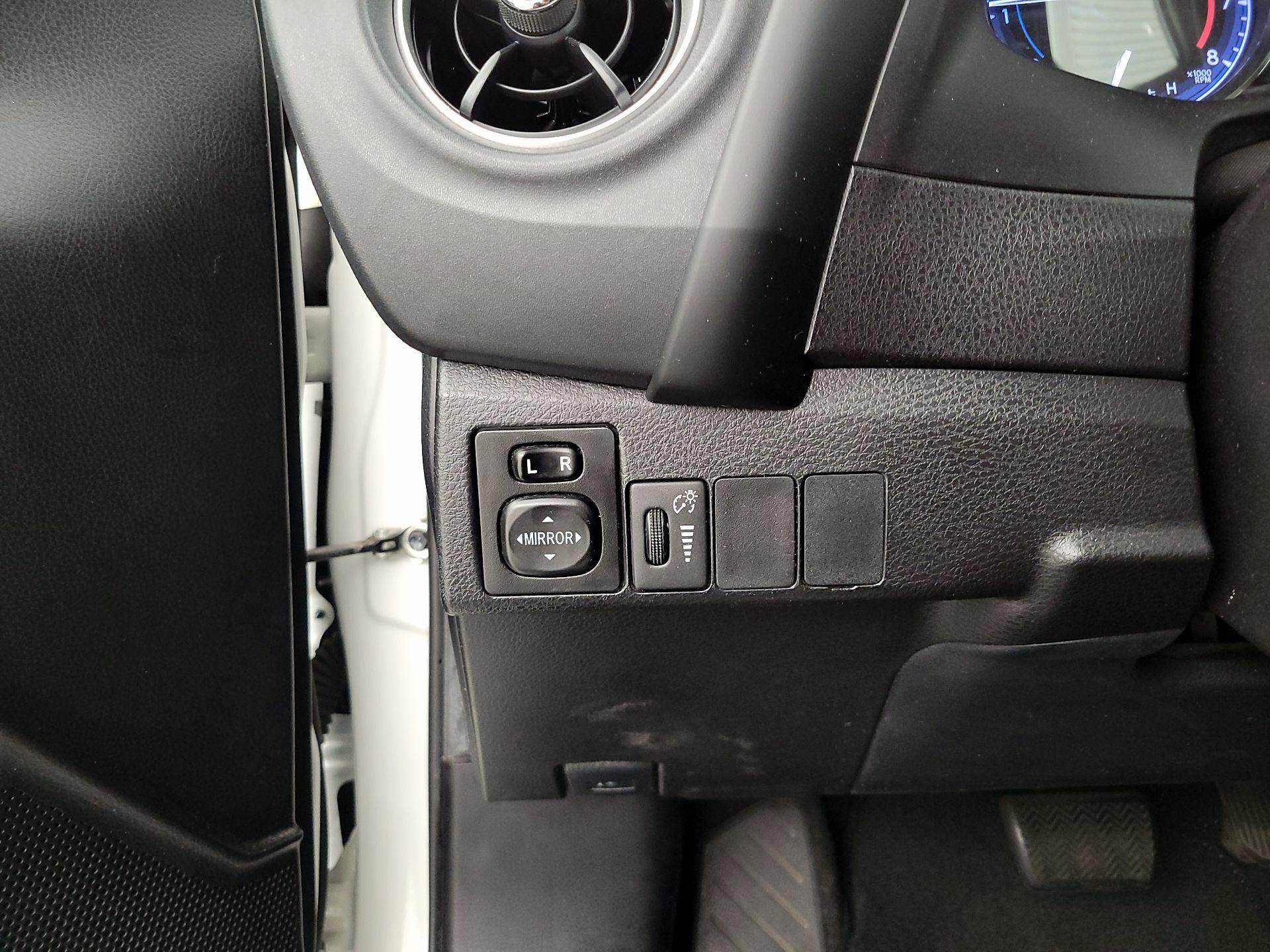 Thumbnail: 2019 Toyota Corolla - 13