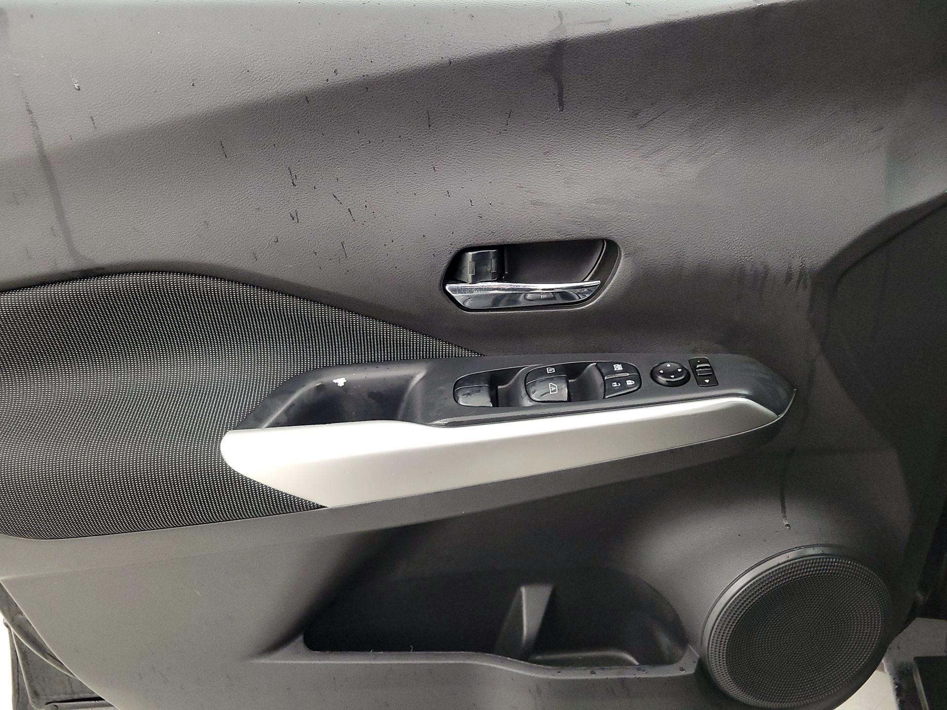 Thumbnail: 2019 Nissan Kicks - 12