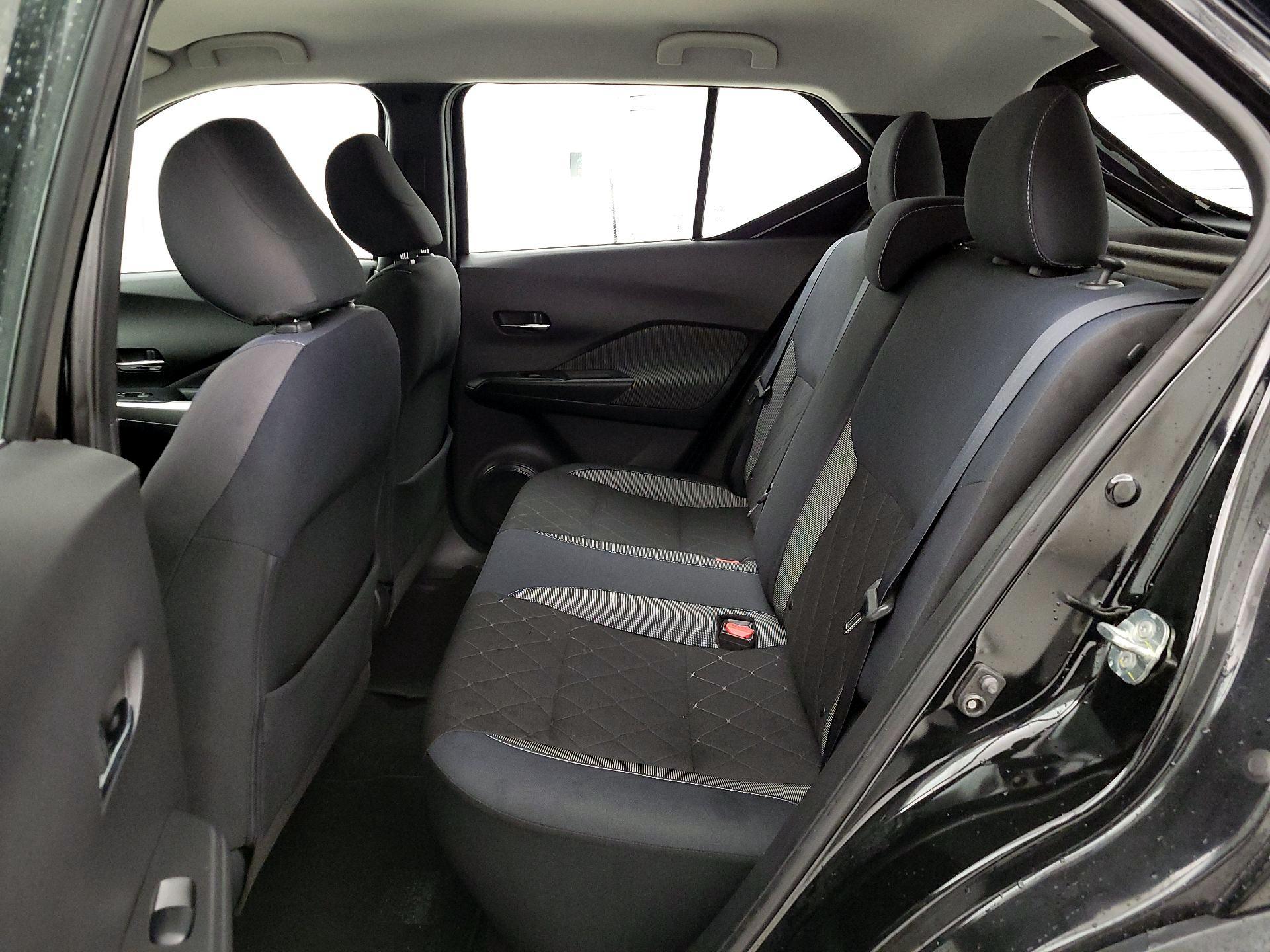 Thumbnail: 2019 Nissan Kicks - 19