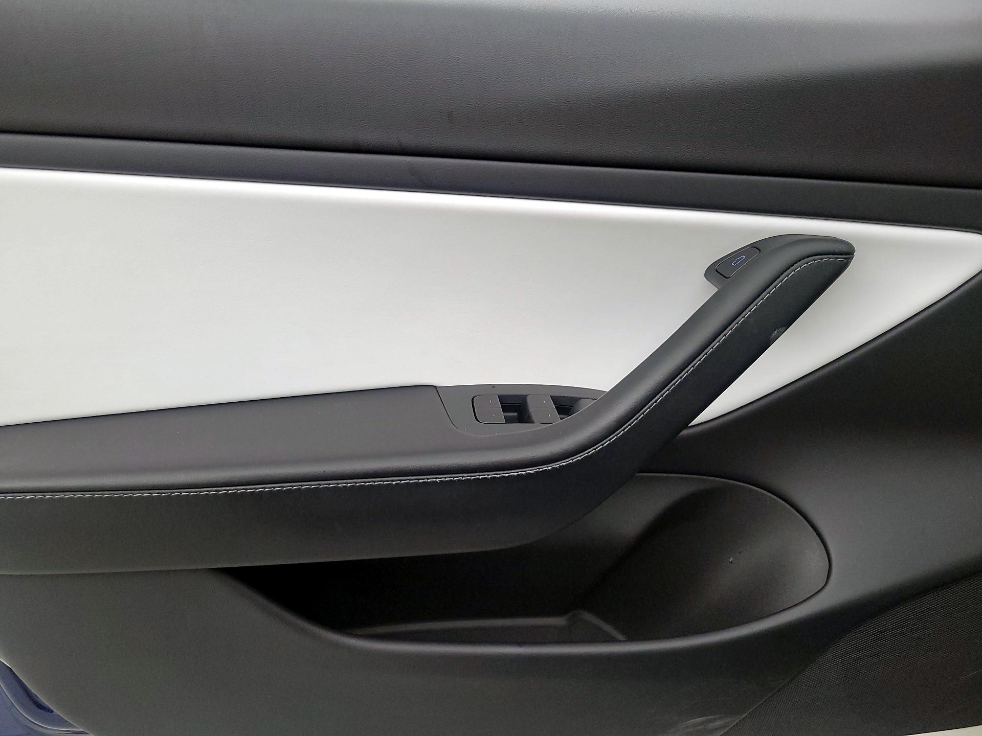 Thumbnail: 2021 Tesla Model 3 - 12