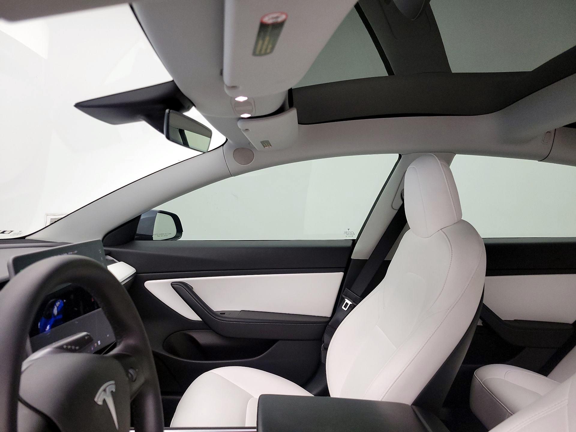 Thumbnail: 2021 Tesla Model 3 - 19