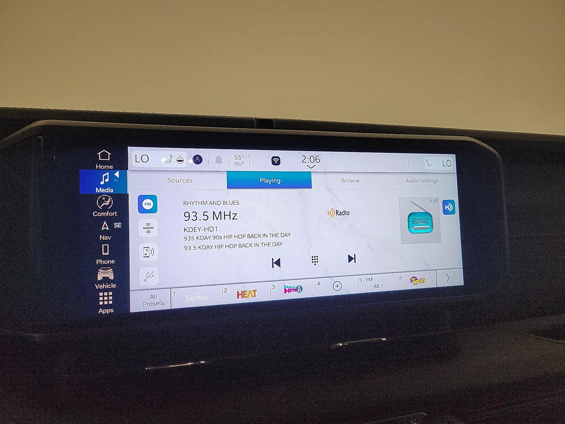 Thumbnail: 2024 Jeep Wrangler - 16