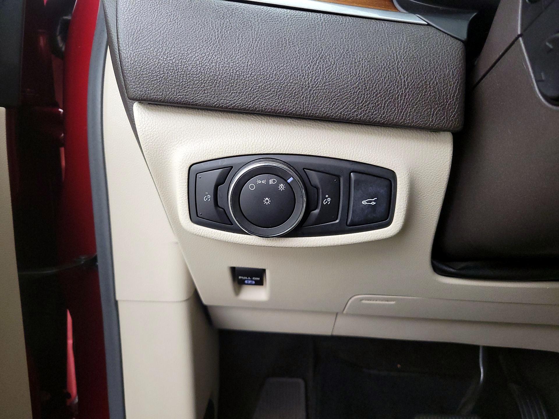 Thumbnail: 2017 Lincoln MKC - 13