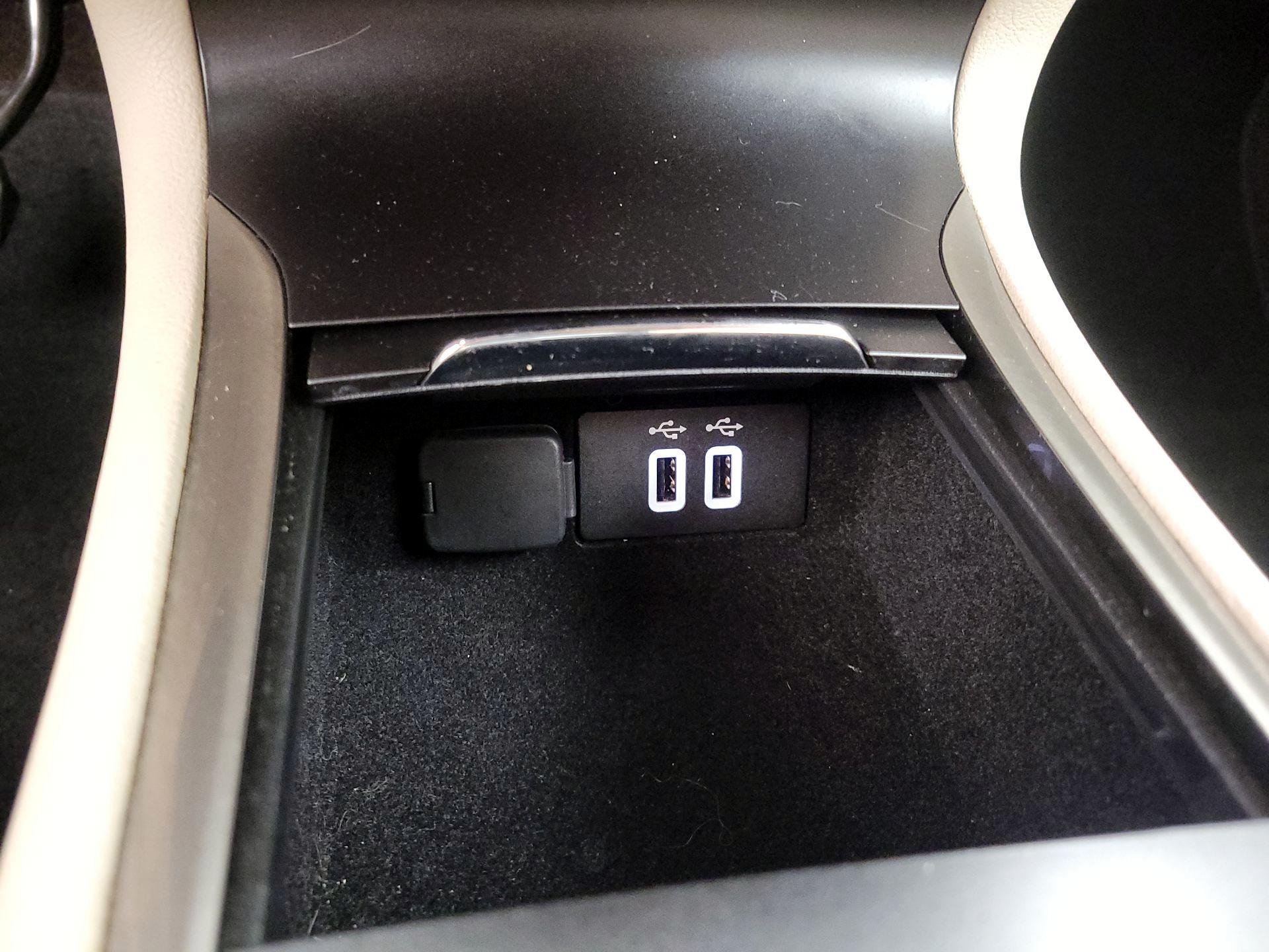 Thumbnail: 2017 Lincoln MKC - 19