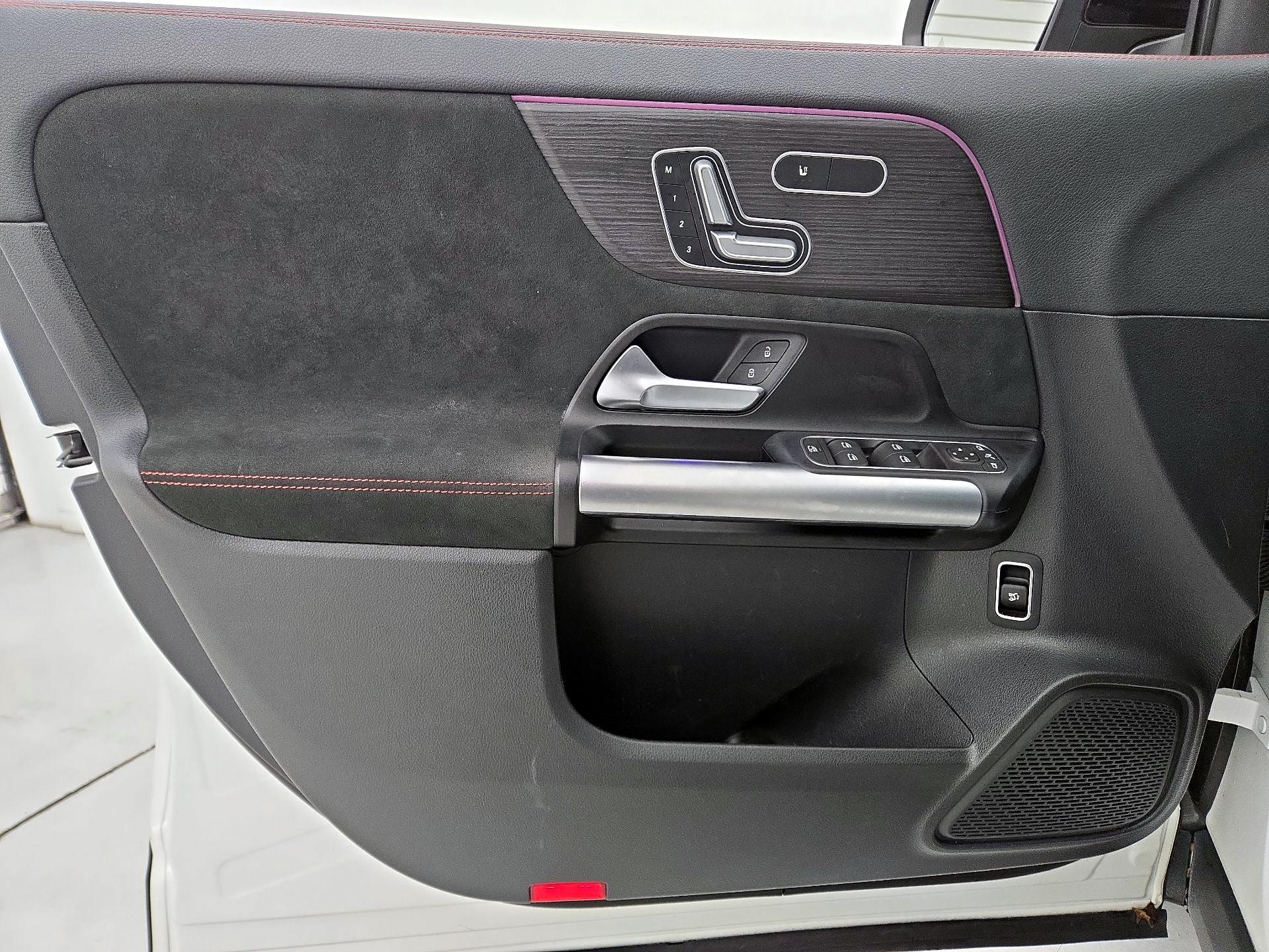 Thumbnail: 2023 Mercedes-Benz GLA - 12