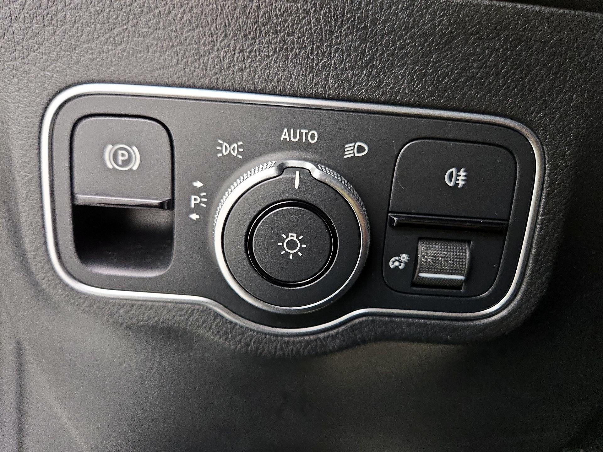 Thumbnail: 2023 Mercedes-Benz GLA - 13