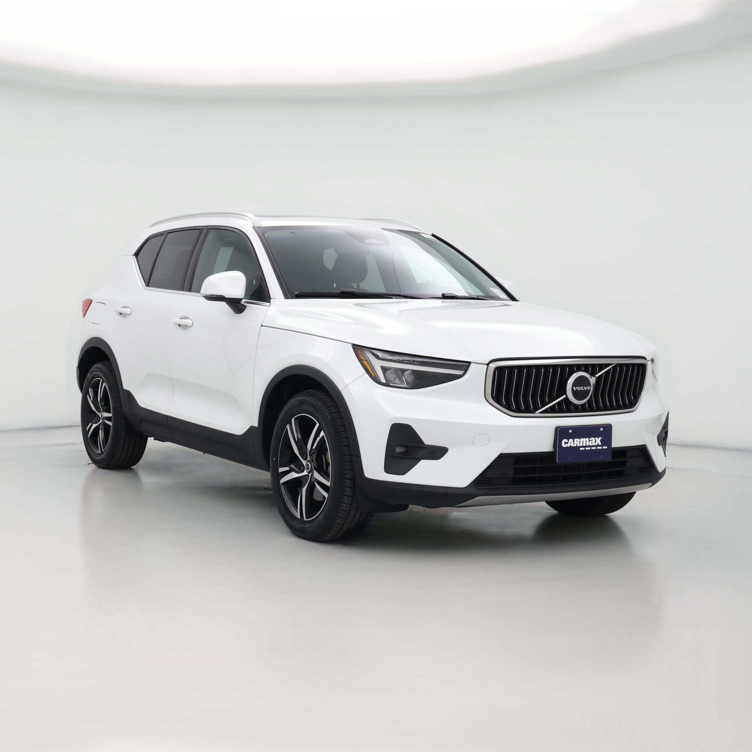 Thumbnail: 2023 Volvo XC40 - 1