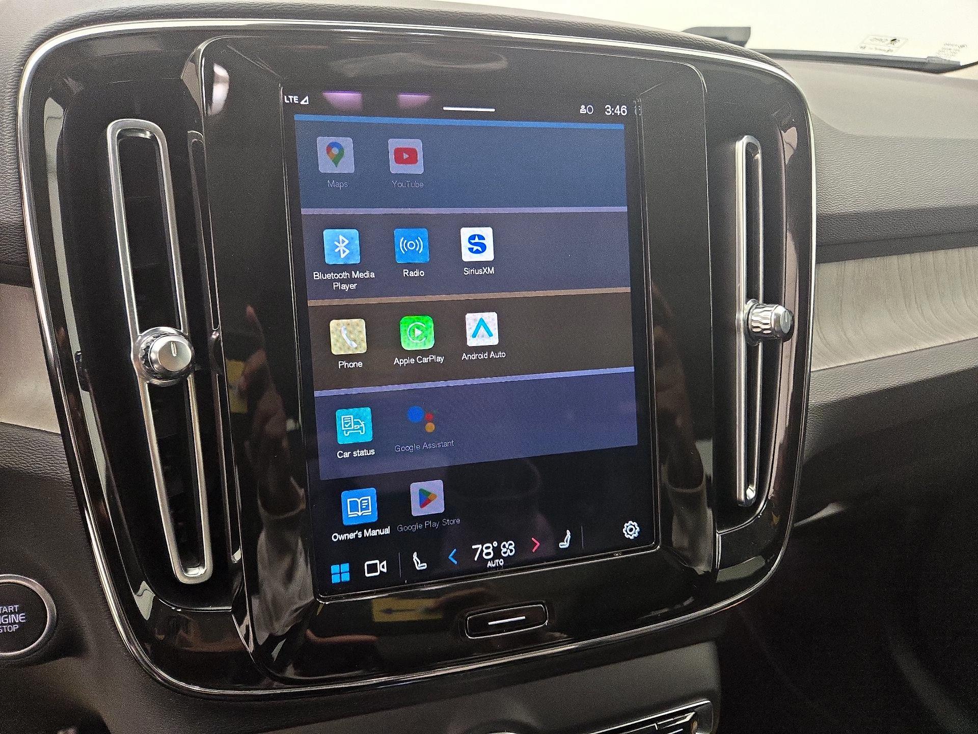 Thumbnail: 2023 Volvo XC40 - 15