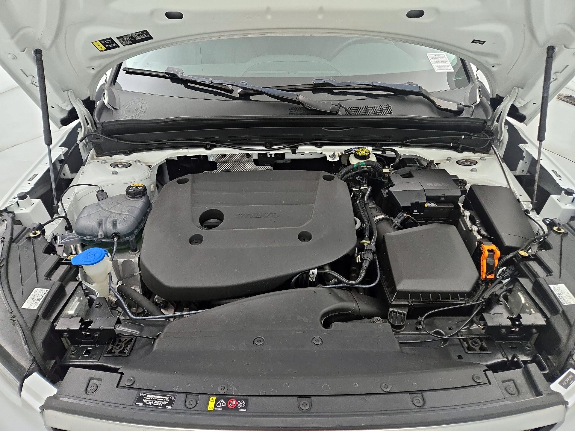 Thumbnail: 2023 Volvo XC40 - 20